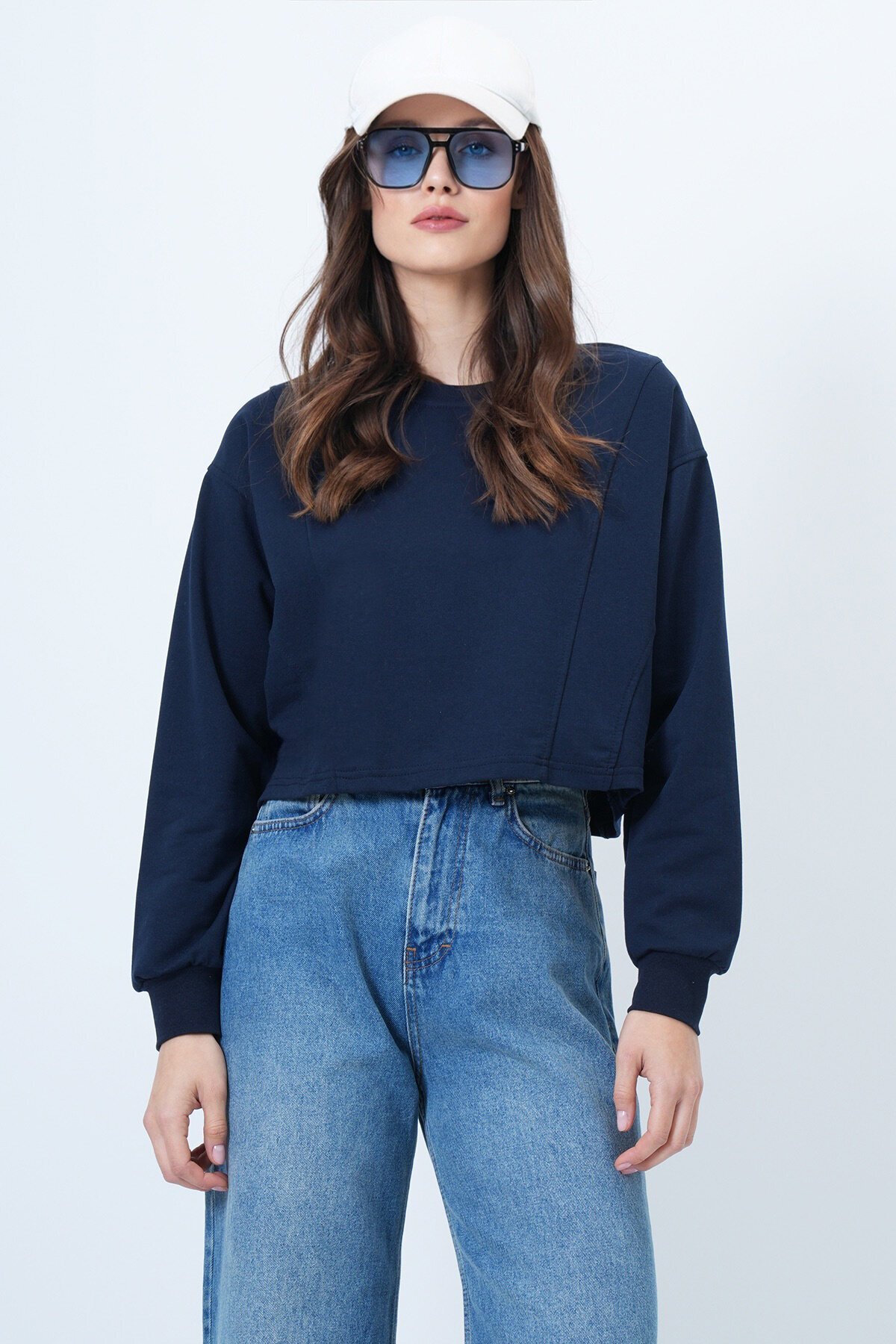 Bisiklet Yaka Dikiş Detaylı Crop Sweatshirt