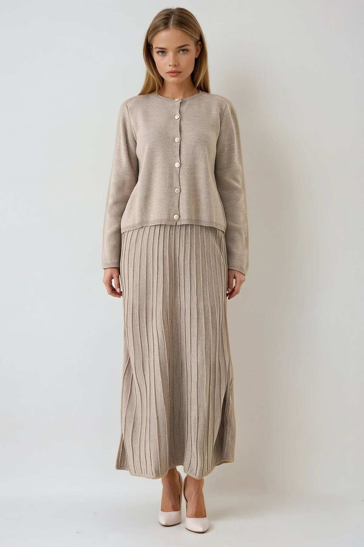 Bisiklet Yaka Düğmeli Hırka ve Pliseli Midi Boy Etek Takım