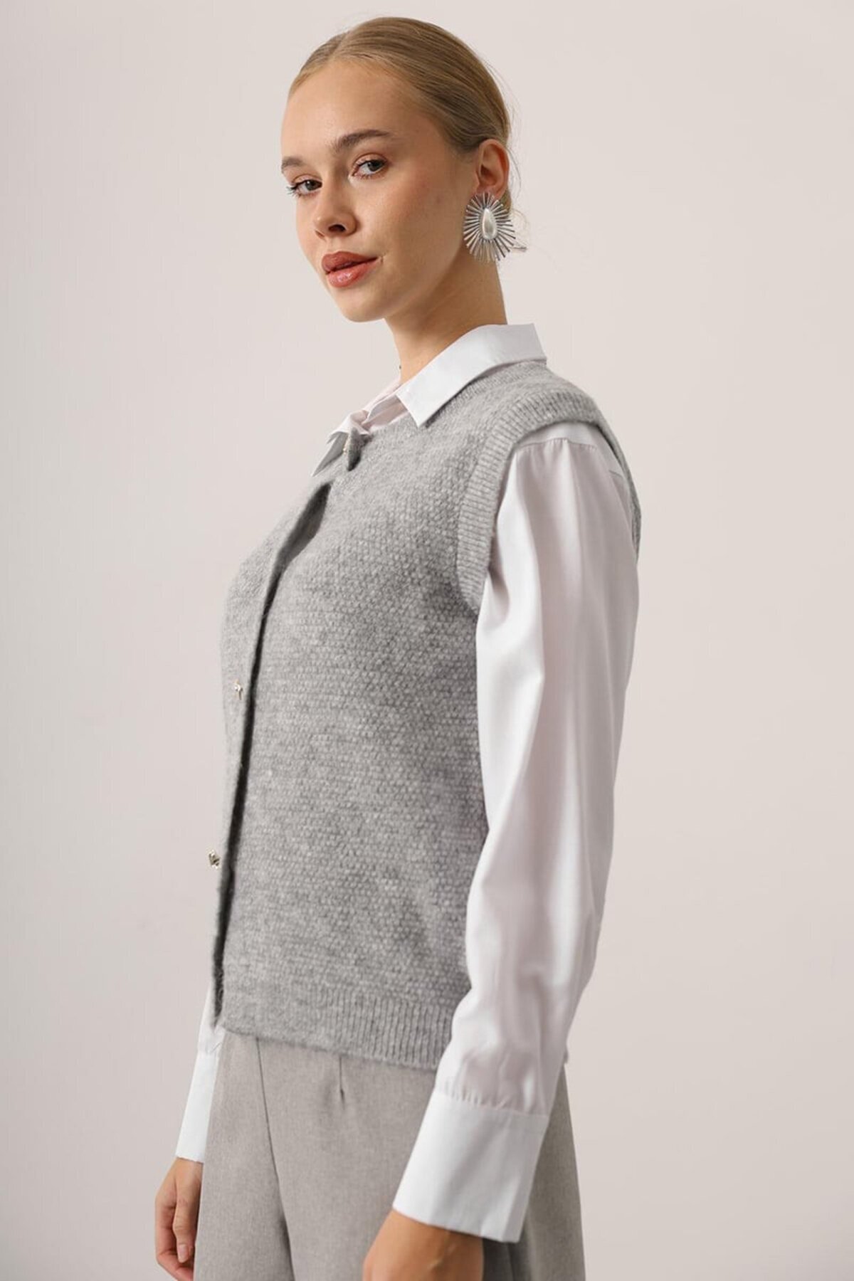 Bisiklet Yaka Düğmeli Kolsuz Triko Bluz