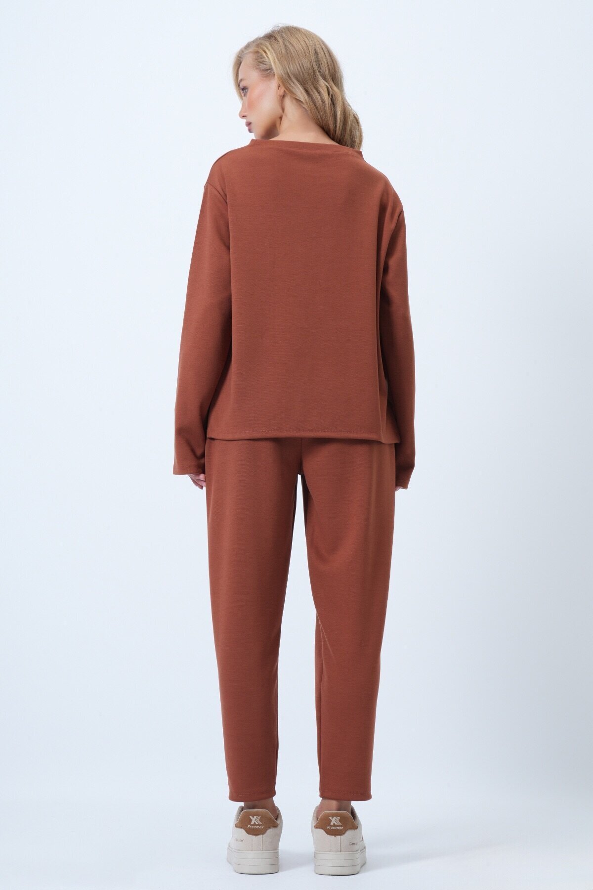 Bisiklet Yaka Geniş Kesim Bluz Ve Önü Plileli Çift Cepli Pantolon Takım