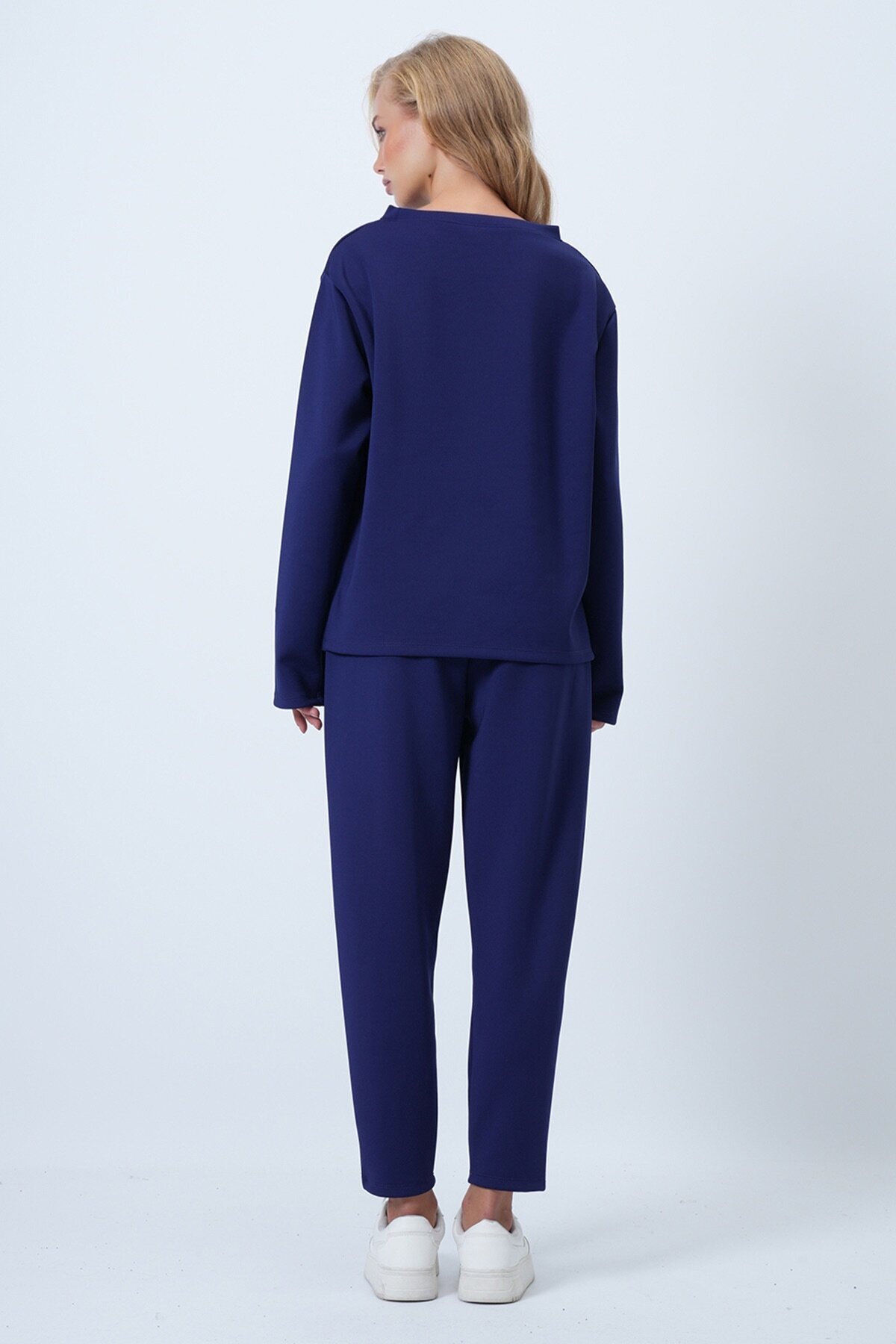 Bisiklet Yaka Geniş Kesim Bluz Ve Önü Plileli Çift Cepli Pantolon Takım