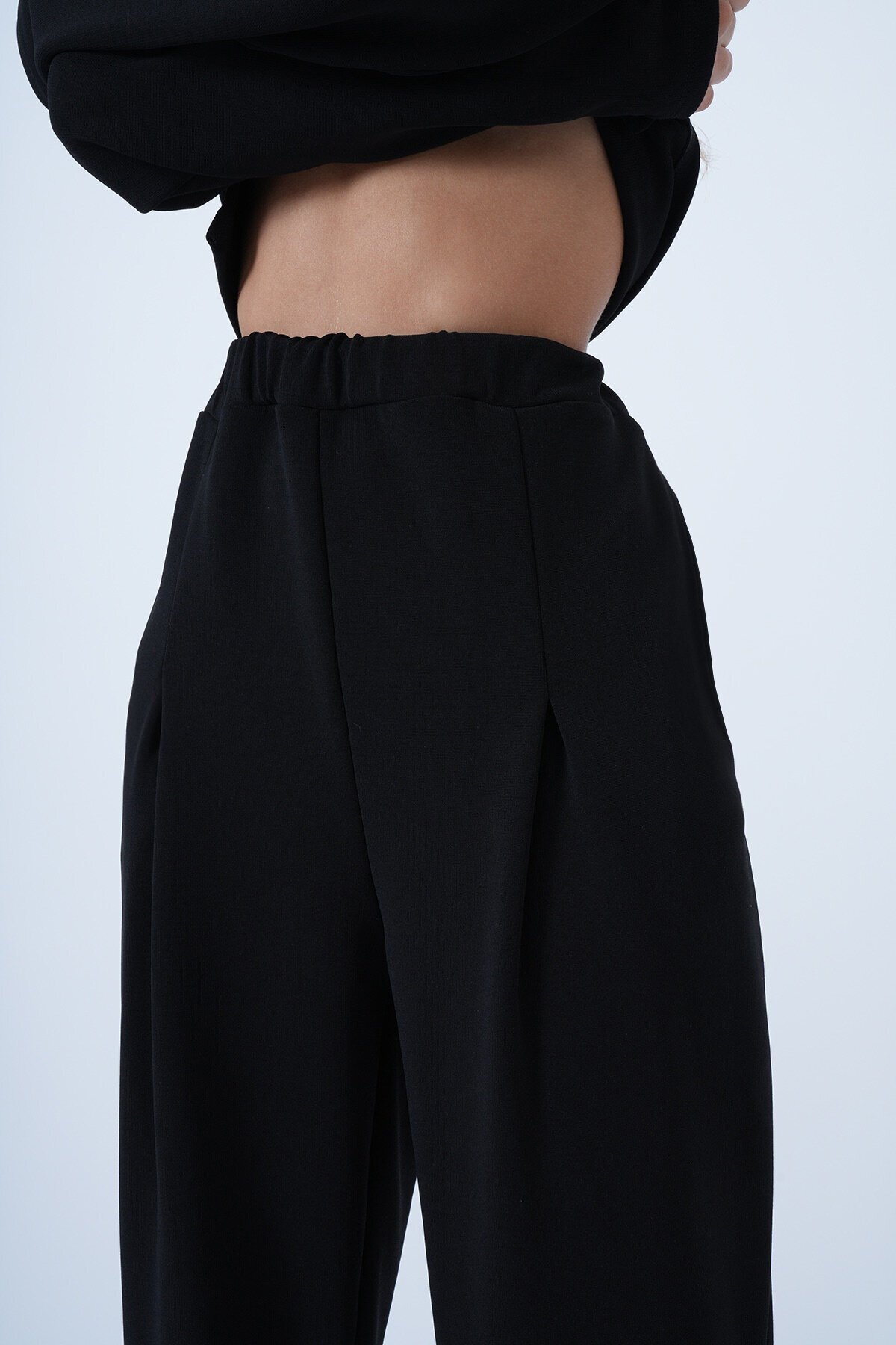 Bisiklet Yaka Geniş Kesim Bluz Ve Önü Plileli Çift Cepli Pantolon Takım