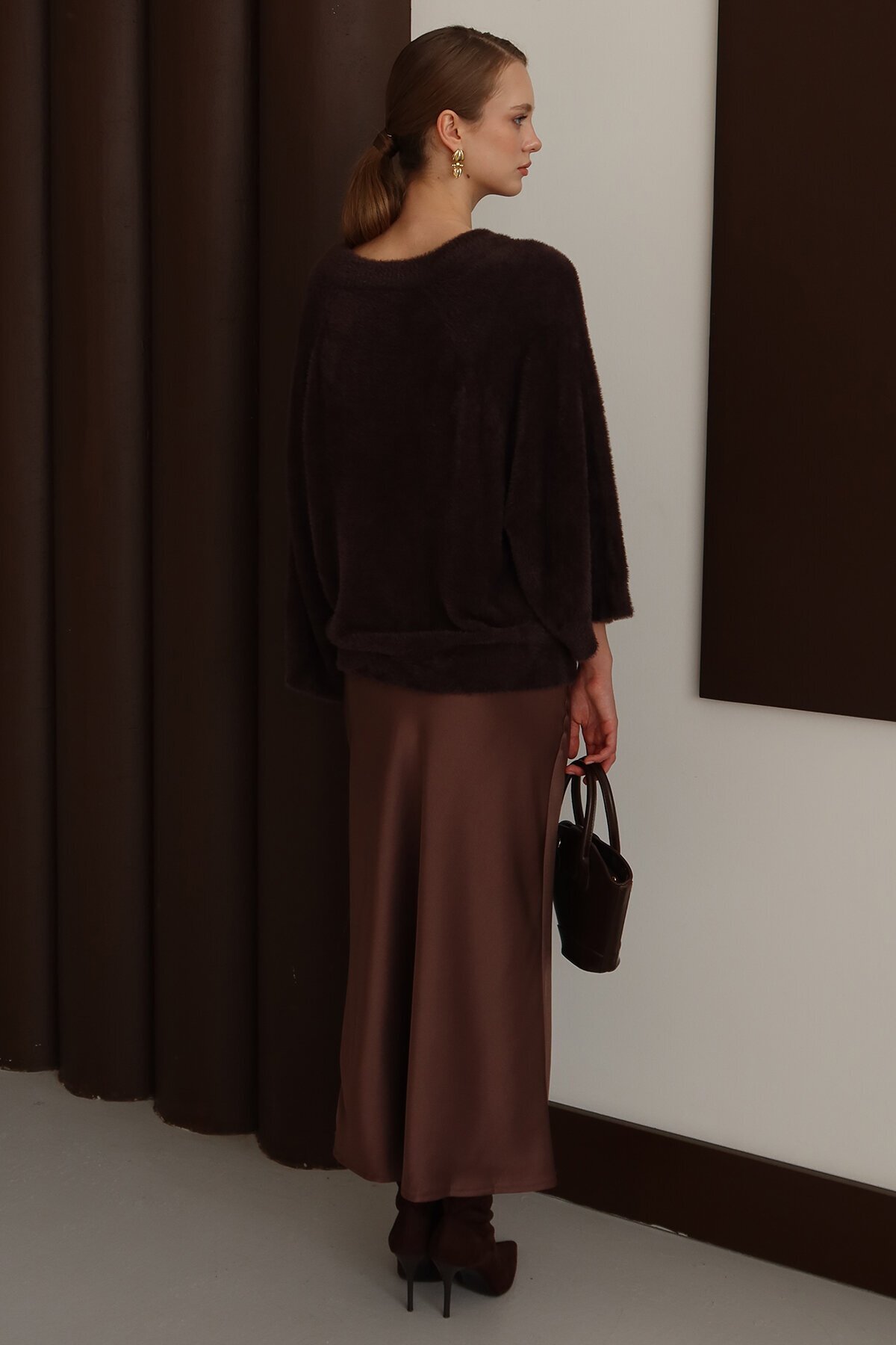 Bisiklet Yaka Geniş Kollu Yumoş Kazak