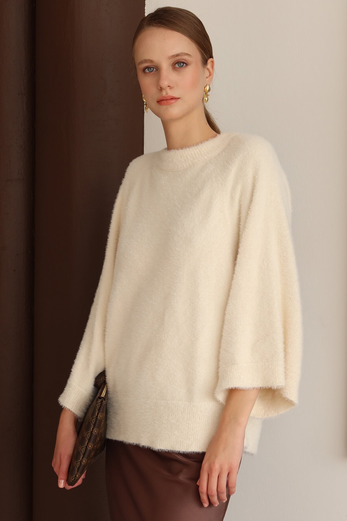 Bisiklet Yaka Geniş Kollu Yumoş Kazak