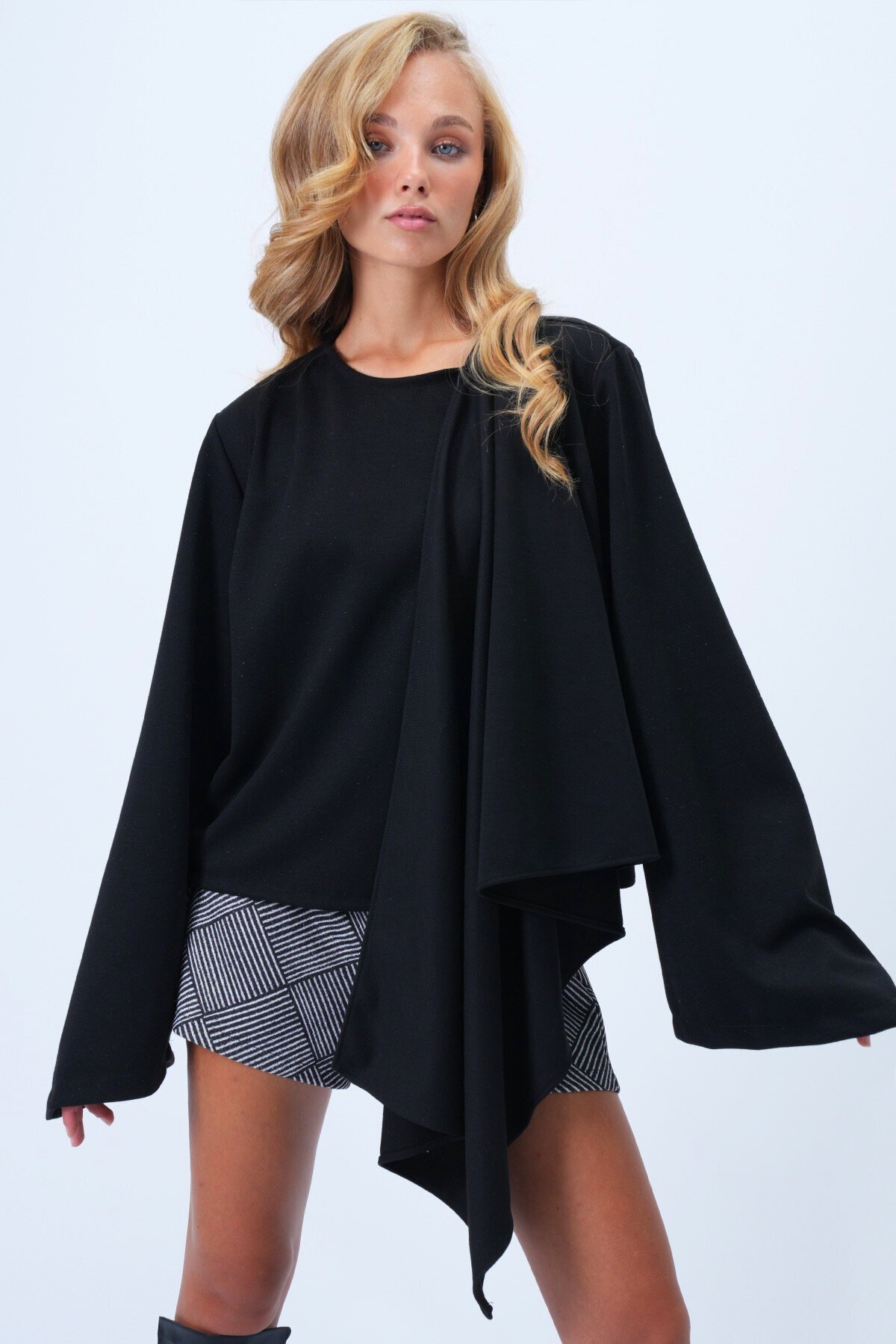 Bisiklet Yaka Kendinden Şal Detaylı Geniş Kesim Tasarım Bluz