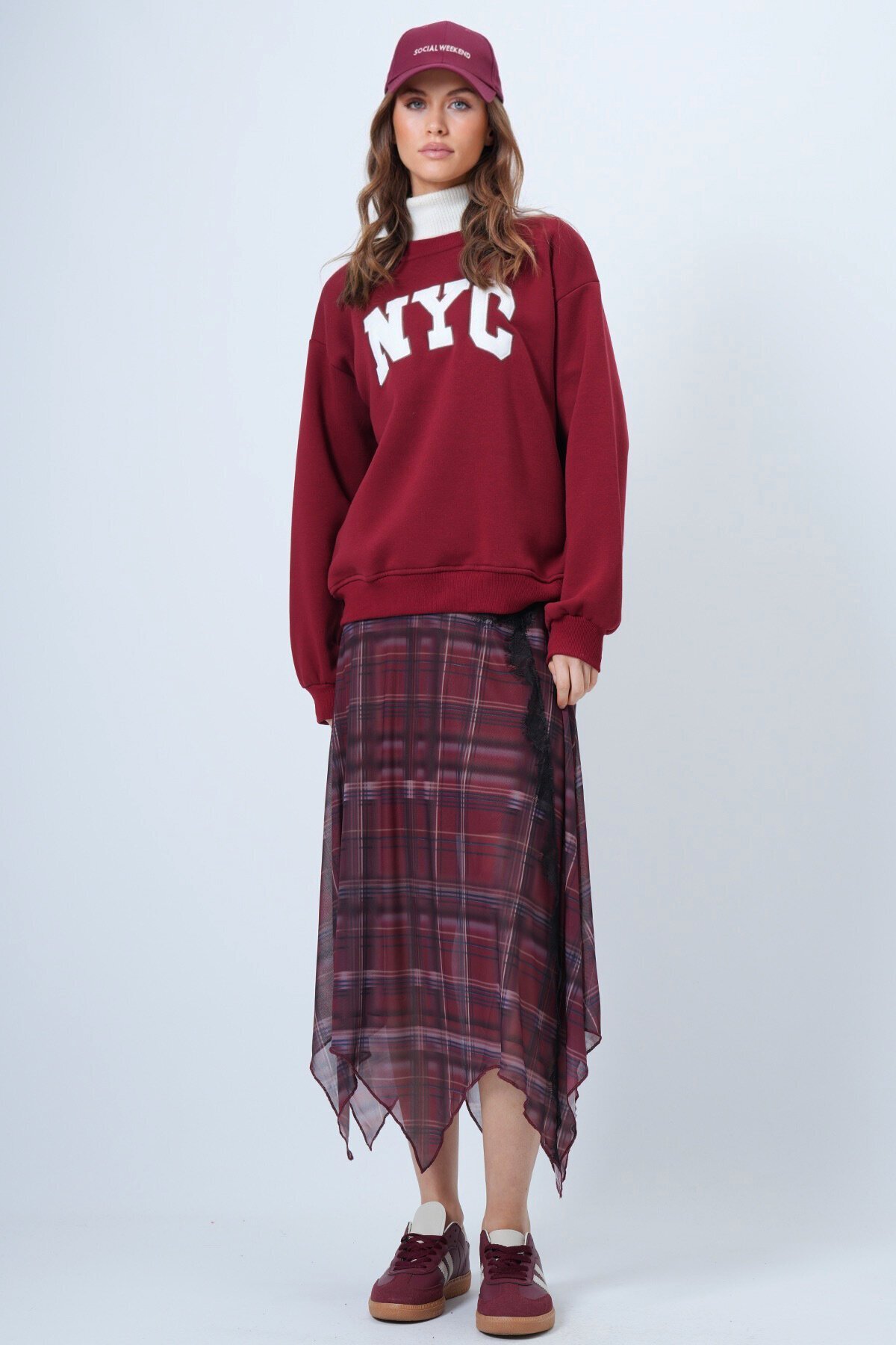 Bisiklet Yaka Nakışlı Ribanalı Uzun Kollu İçi Şardonlu 3 İplik Sweatshirt