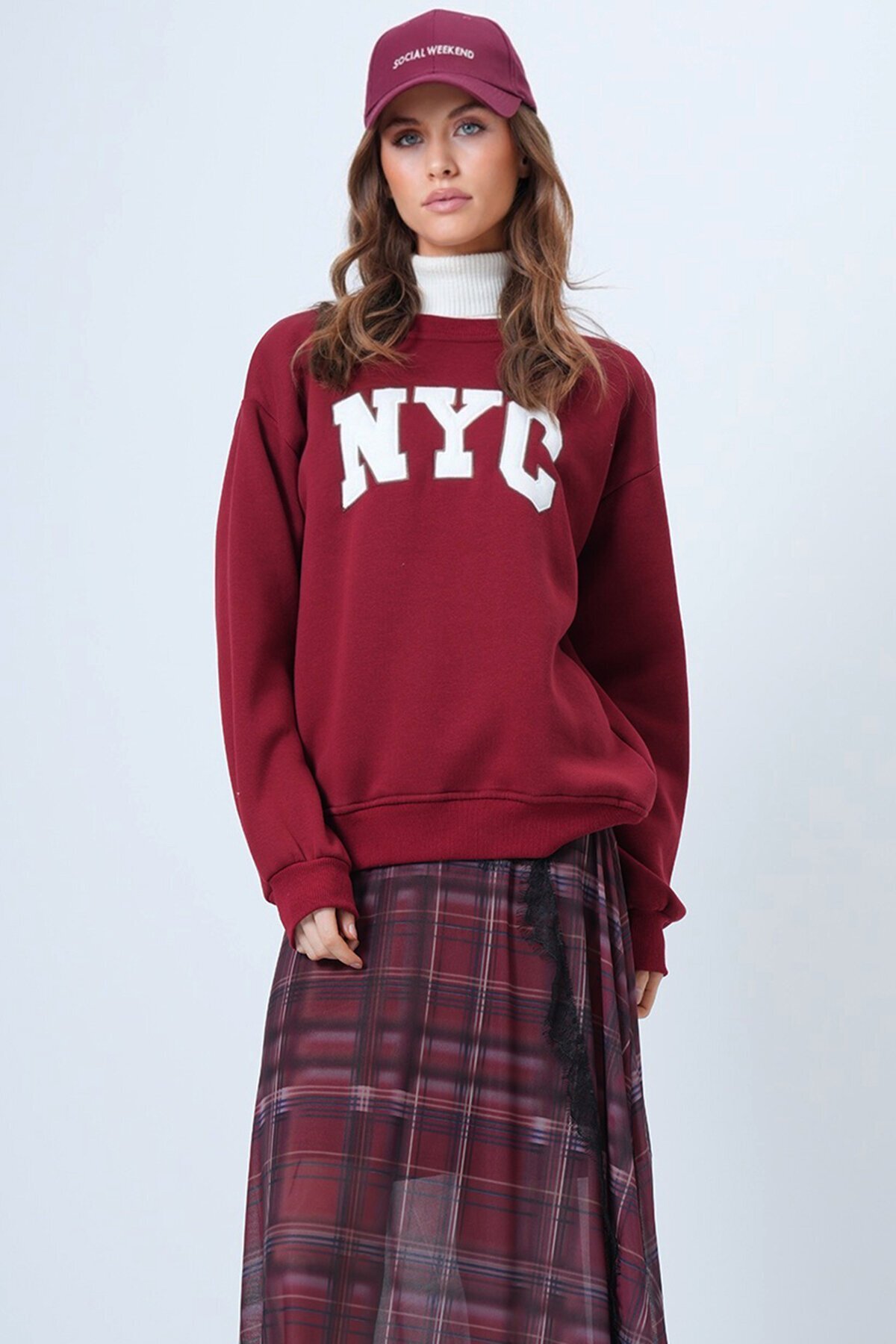 Bisiklet Yaka Nakışlı Ribanalı Uzun Kollu İçi Şardonlu 3 İplik Sweatshirt