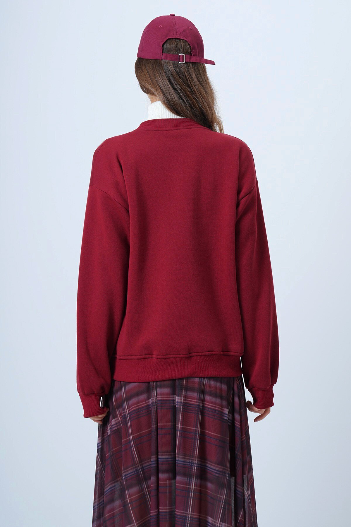 Bisiklet Yaka Nakışlı Ribanalı Uzun Kollu İçi Şardonlu 3 İplik Sweatshirt