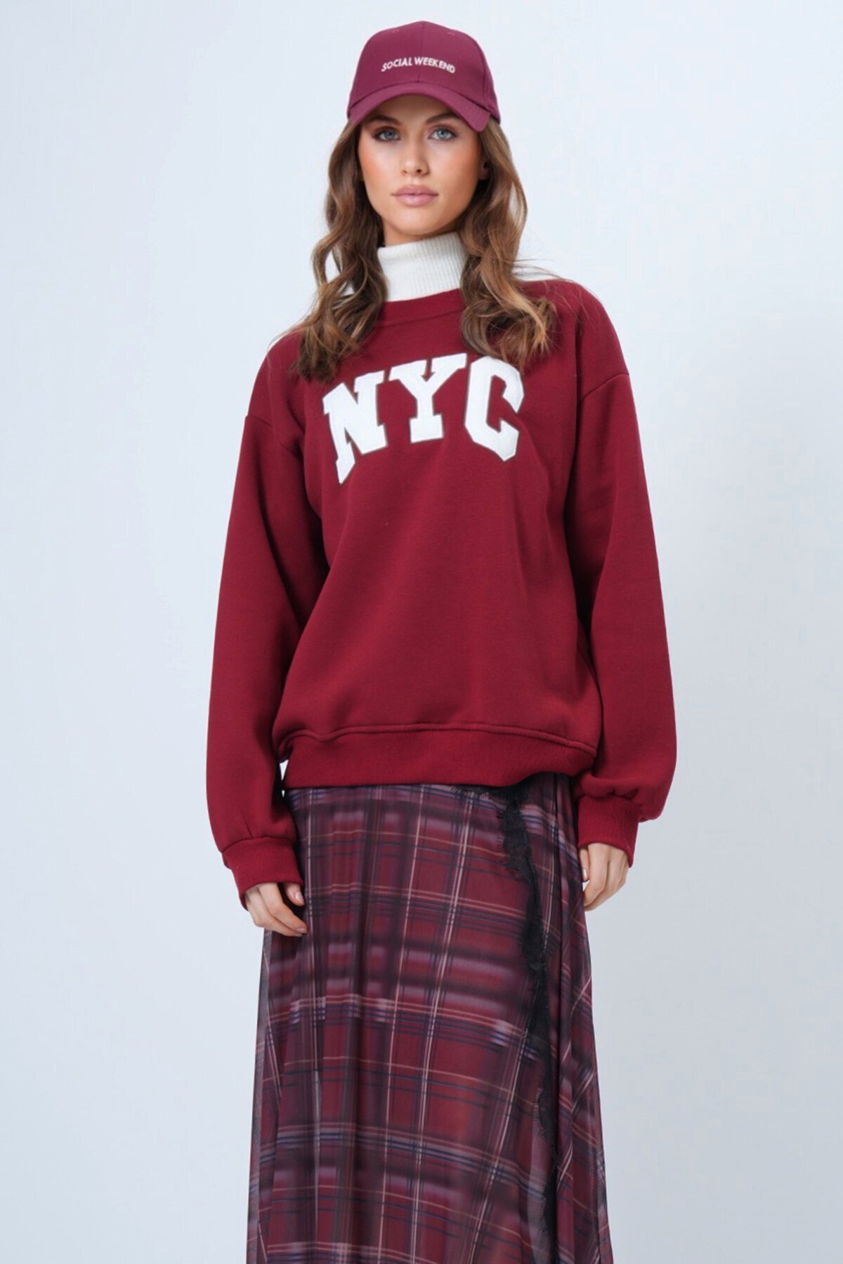 Bisiklet Yaka Nakışlı Ribanalı Uzun Kollu İçi Şardonlu 3 İplik Sweatshirt