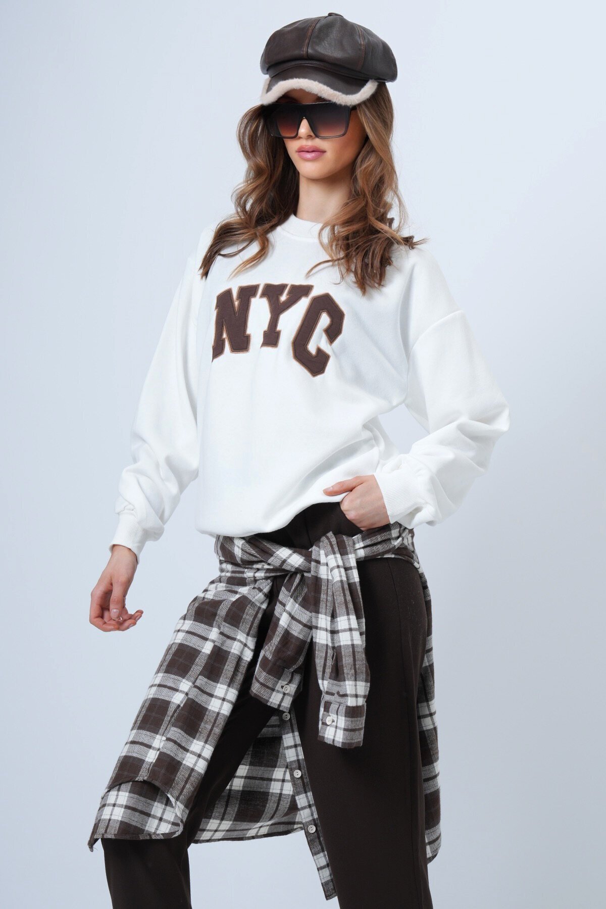 Bisiklet Yaka Nakışlı Ribanalı Uzun Kollu İçi Şardonlu 3 İplik Sweatshirt