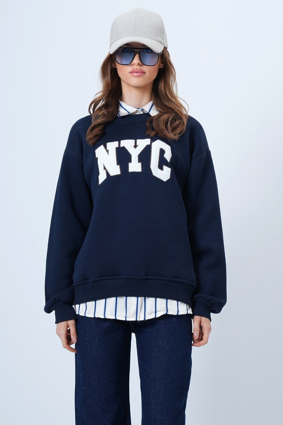 Bisiklet Yaka Nakışlı Ribanalı Uzun Kollu İçi Şardonlu 3 İplik Sweatshirt