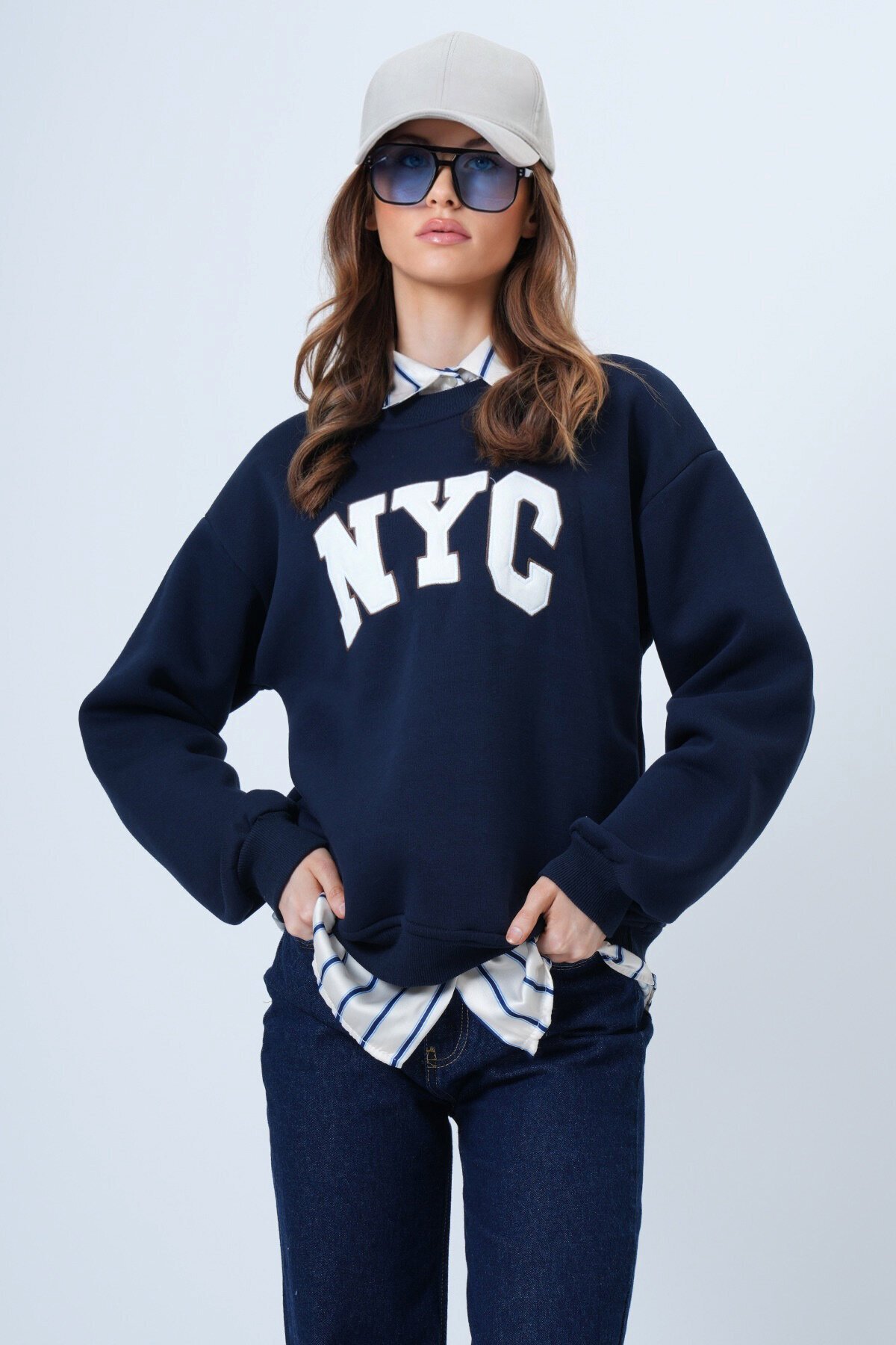 Bisiklet Yaka Nakışlı Ribanalı Uzun Kollu İçi Şardonlu 3 İplik Sweatshirt