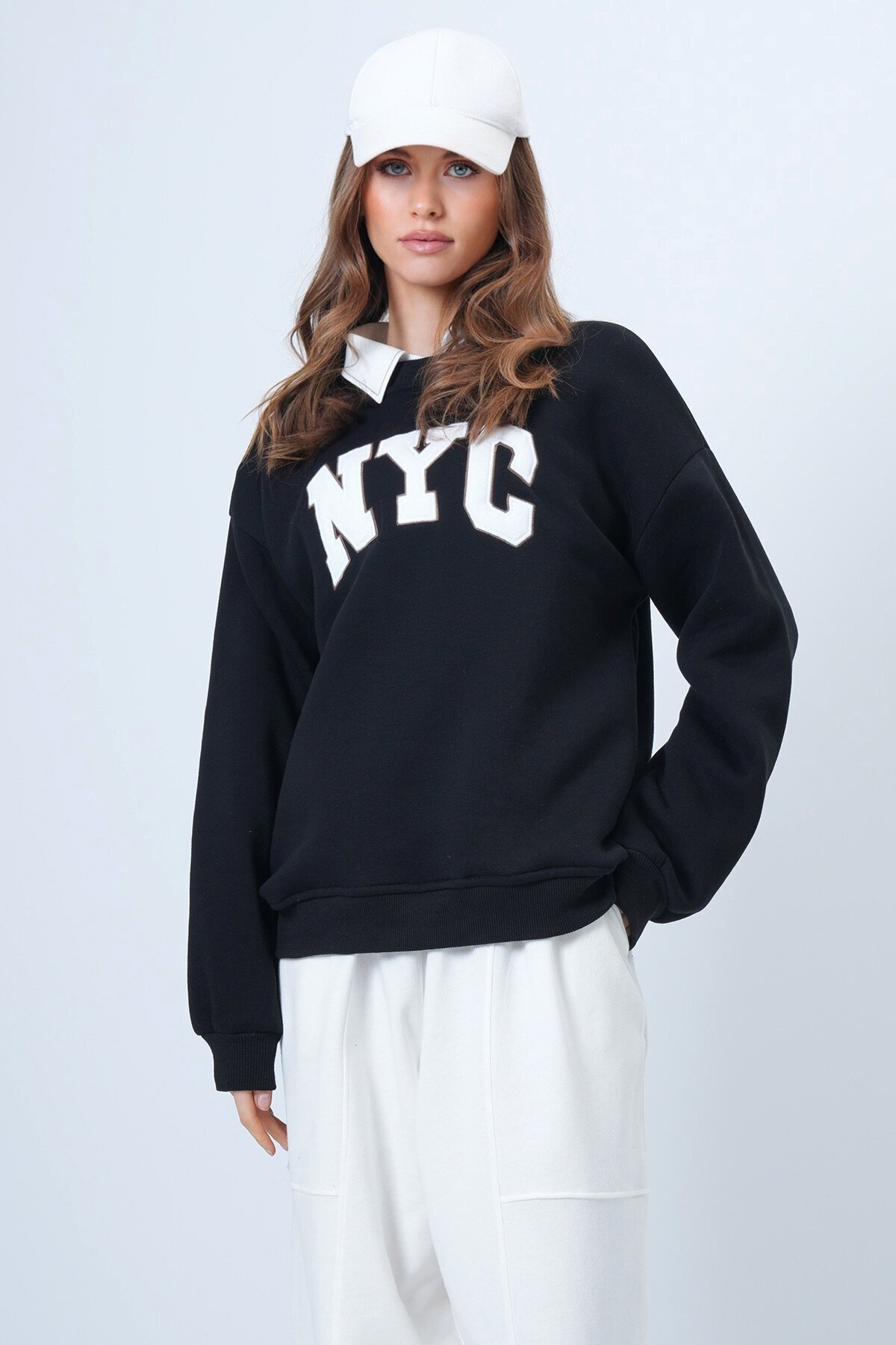 Bisiklet Yaka Nakışlı Ribanalı Uzun Kollu İçi Şardonlu 3 İplik Sweatshirt