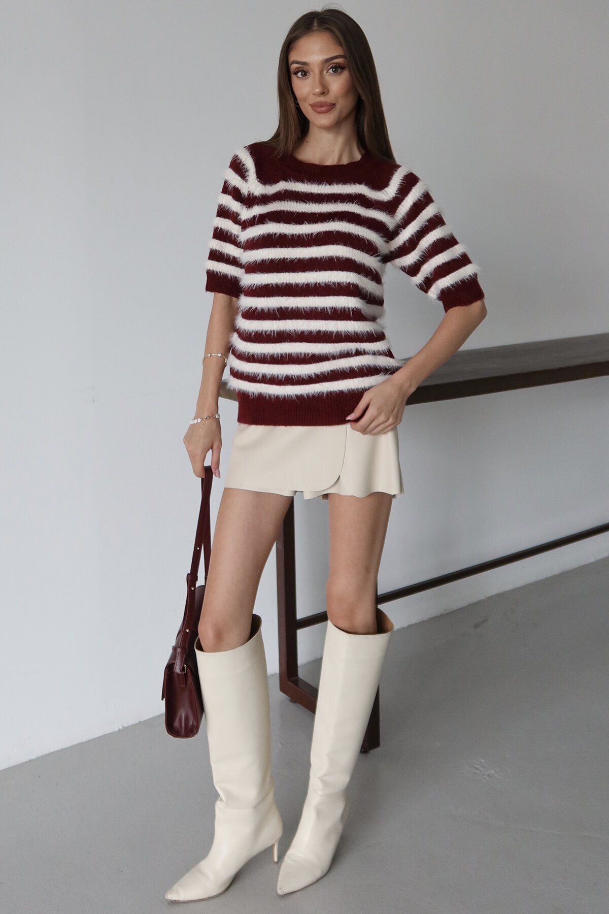 Bisiklet Yaka Püsküllü Kısa Kollu Çizgili Triko Bluz