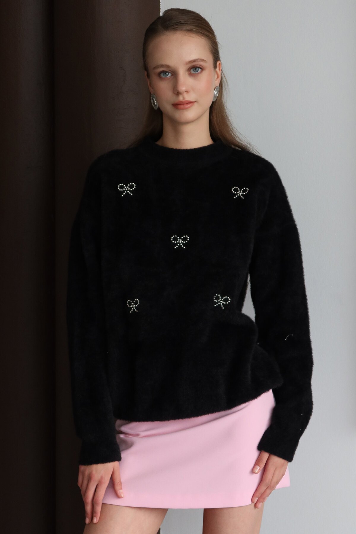 Bisiklet Yaka Taşlı Kurdale Detaylı Yumoş Kazak