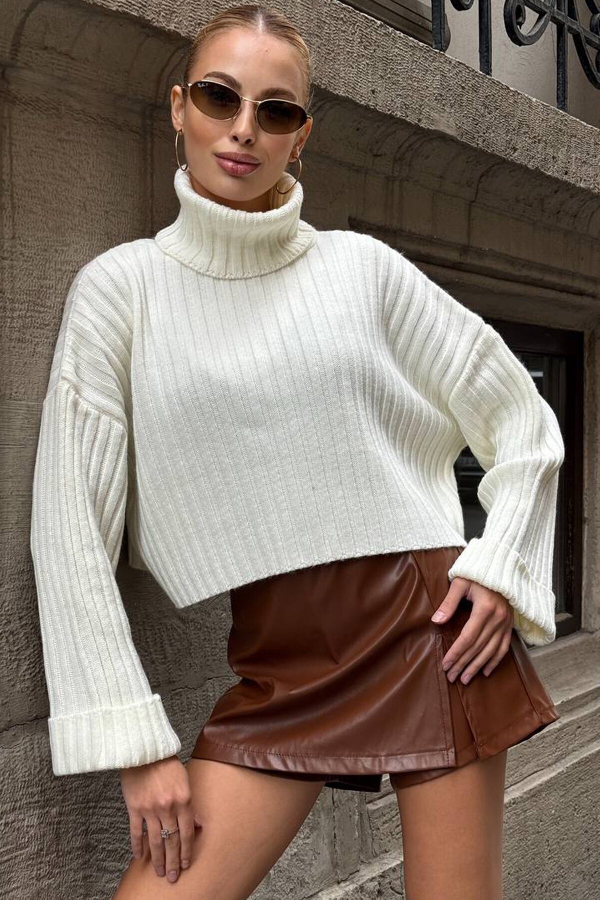 Boğazlı Fitilli Crop Triko Kazak