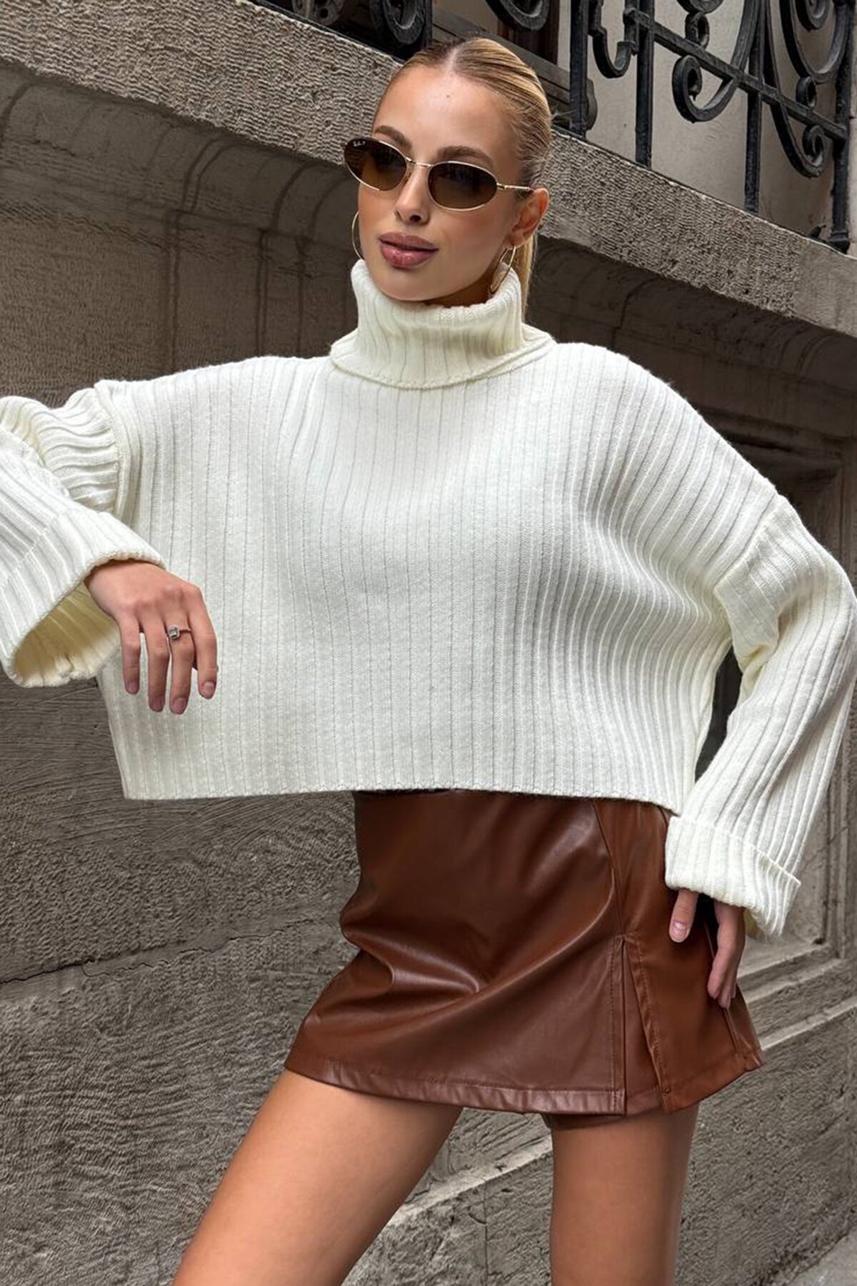 Boğazlı Fitilli Crop Triko Kazak