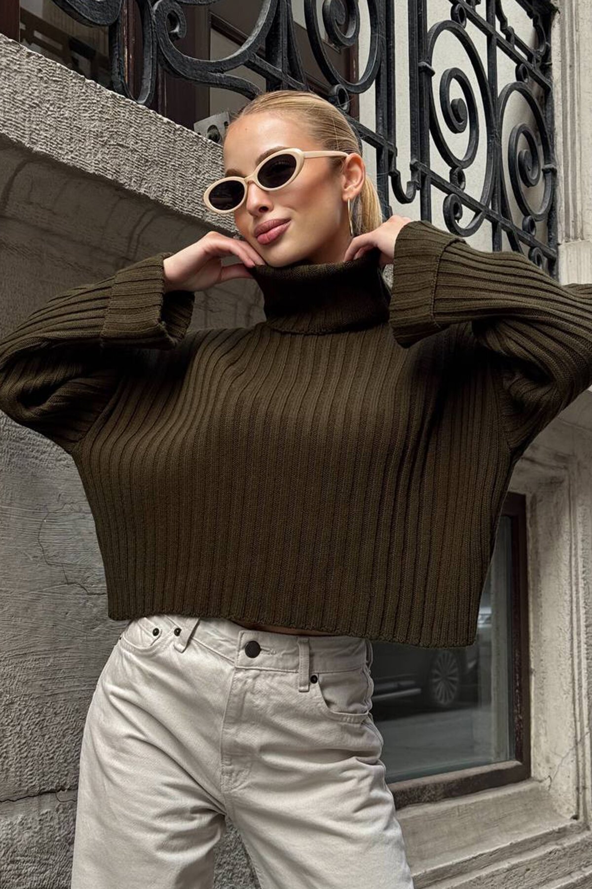 Boğazlı Fitilli Crop Triko Kazak