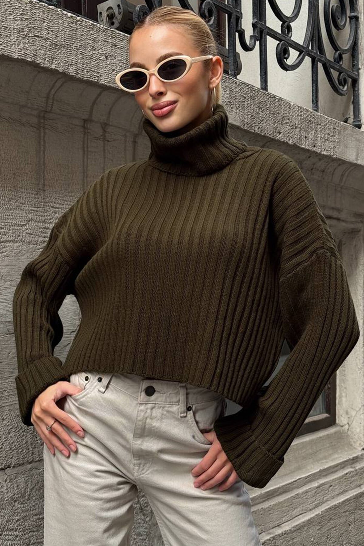 Boğazlı Fitilli Crop Triko Kazak