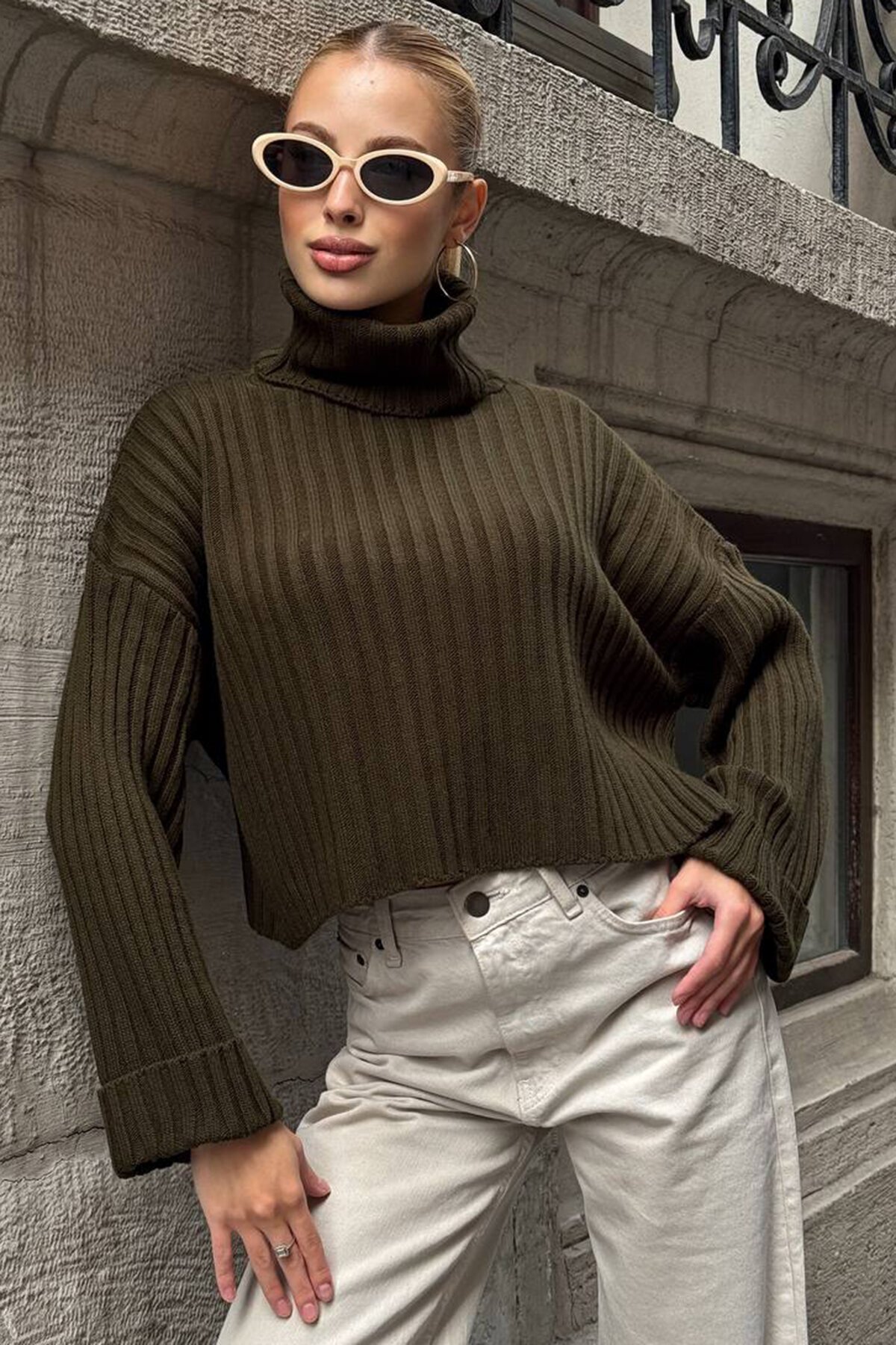 Boğazlı Fitilli Crop Triko Kazak