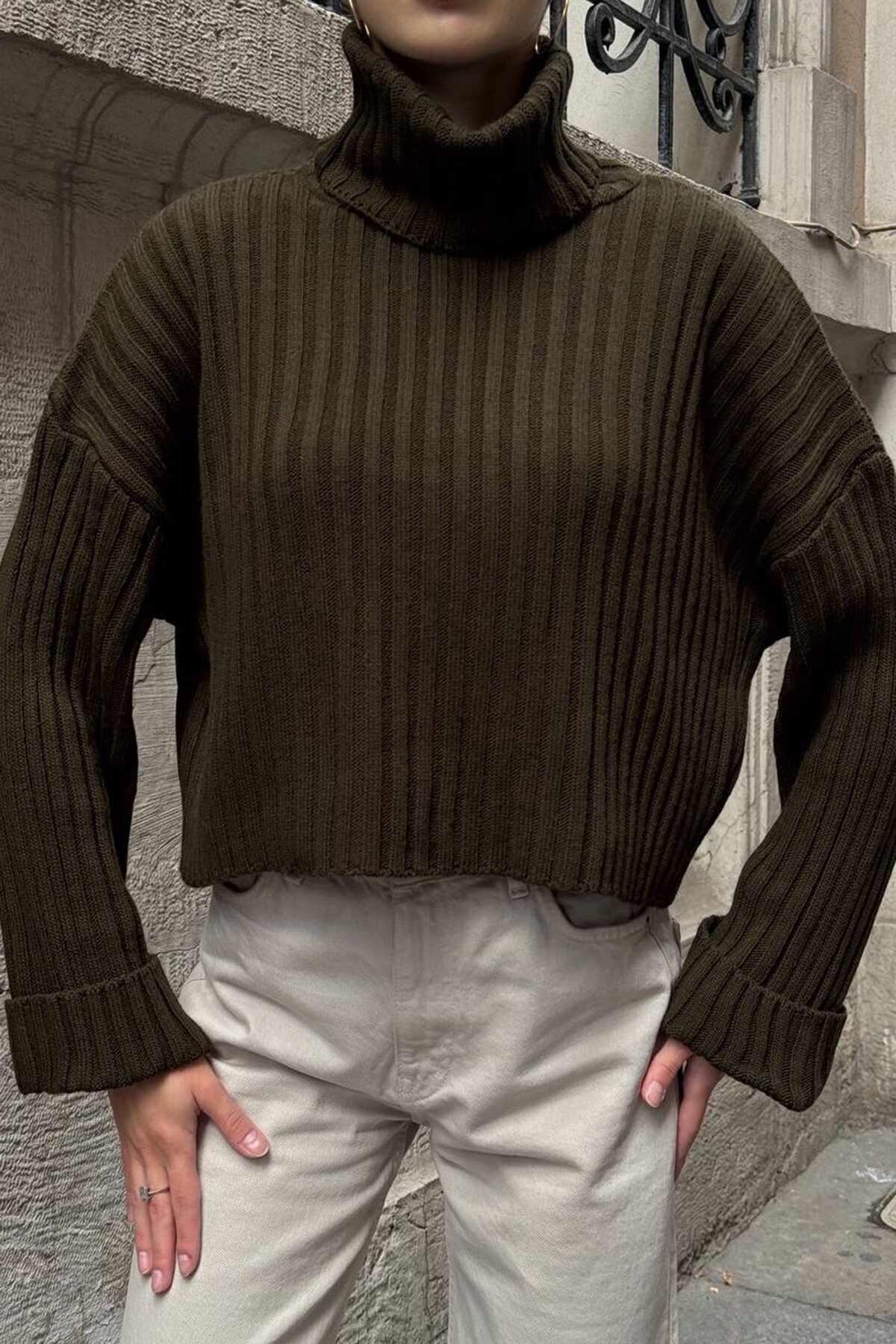 Boğazlı Fitilli Crop Triko Kazak