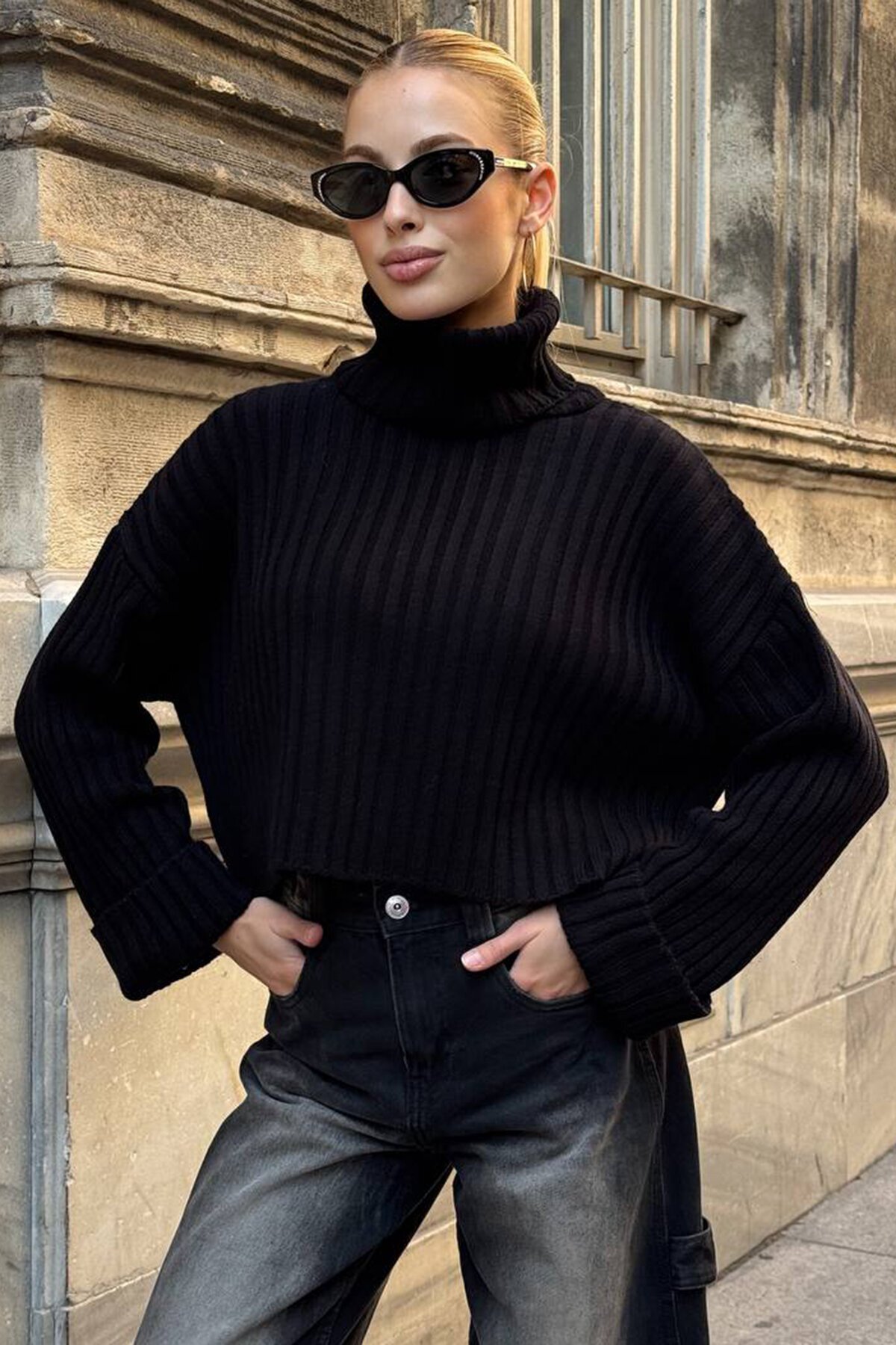 Boğazlı Fitilli Crop Triko Kazak