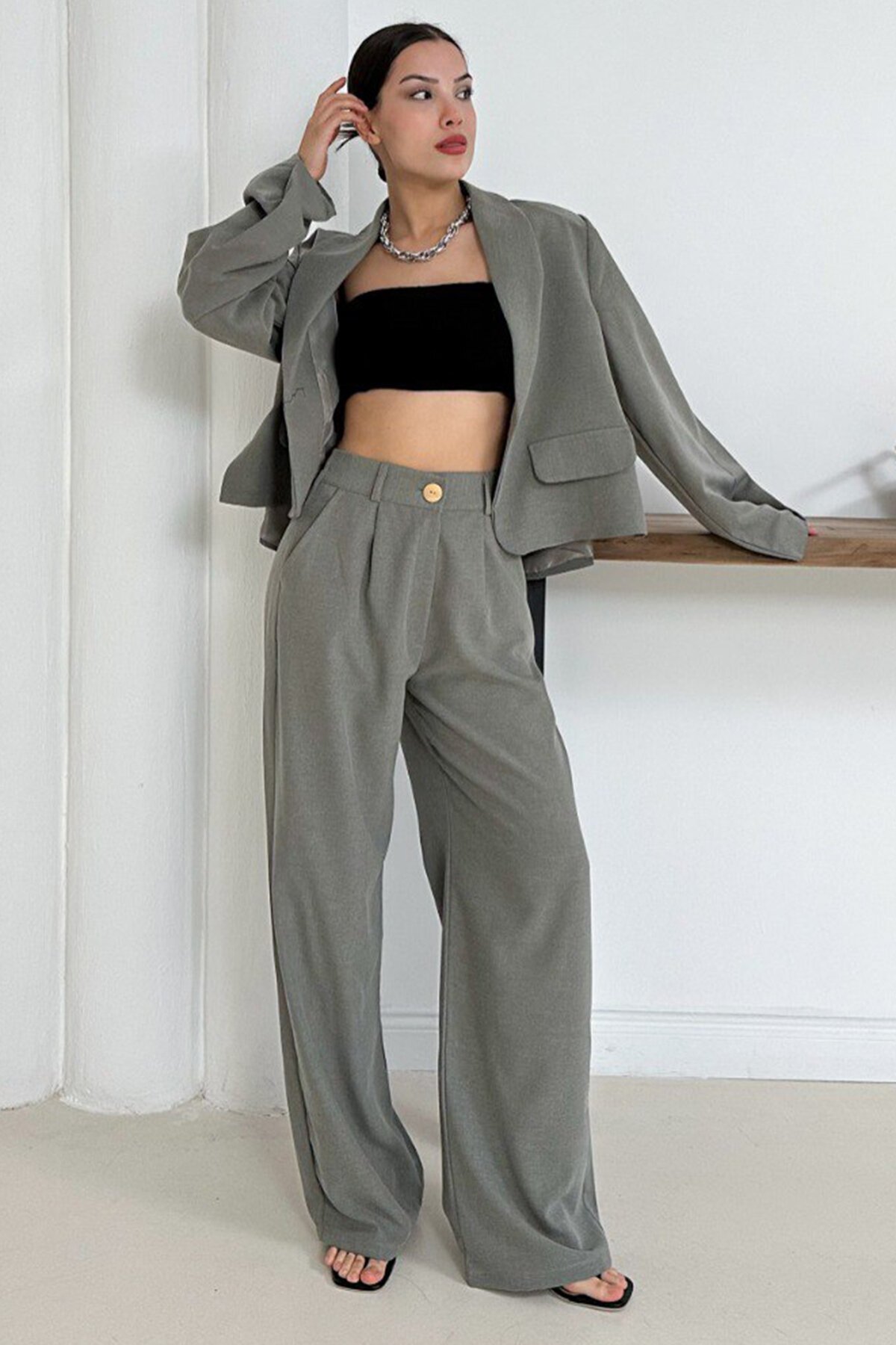 Cep Aksesuarlı Crop Astarlı Ceket Ve Çift Cepli Pantolon Takım
