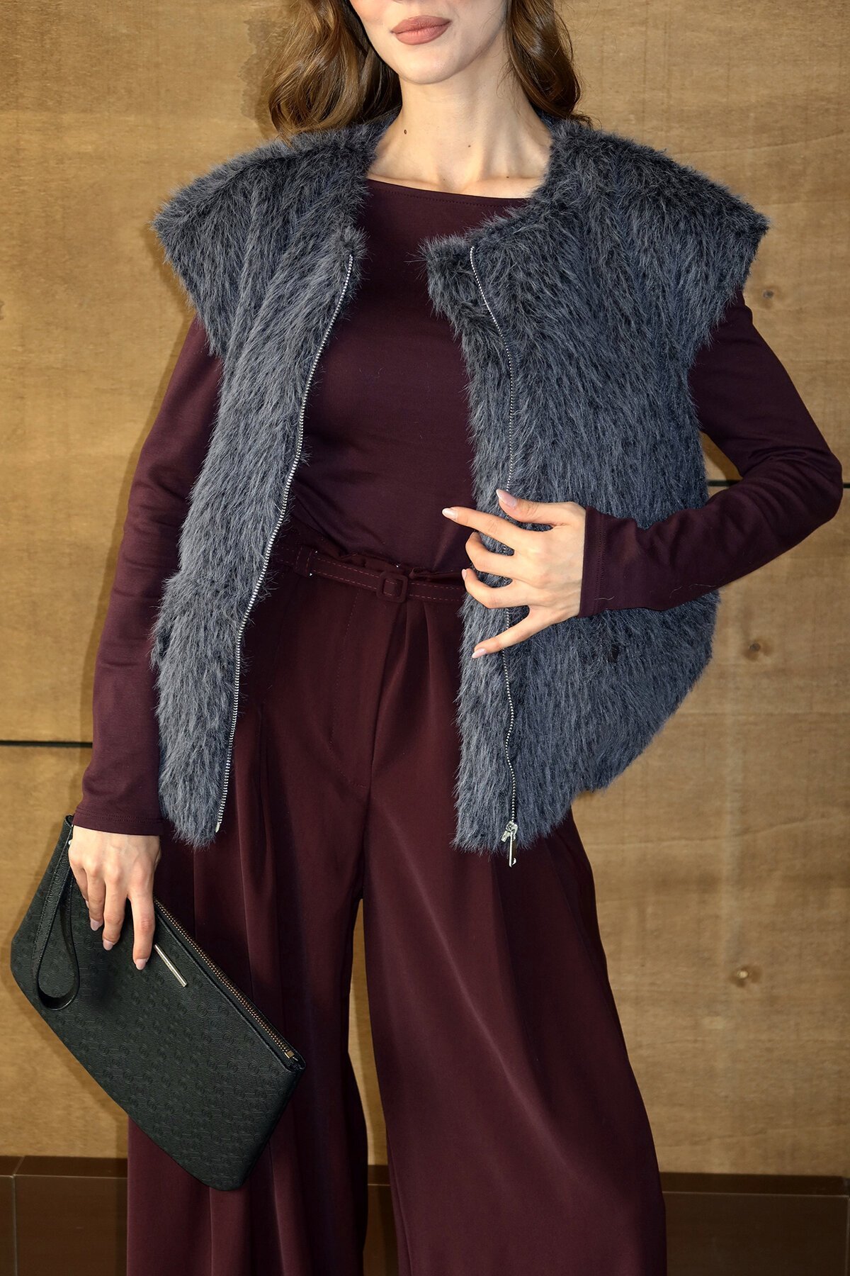 Cep Detaylı Püsküllü Fermaur Kapamalı Yelek