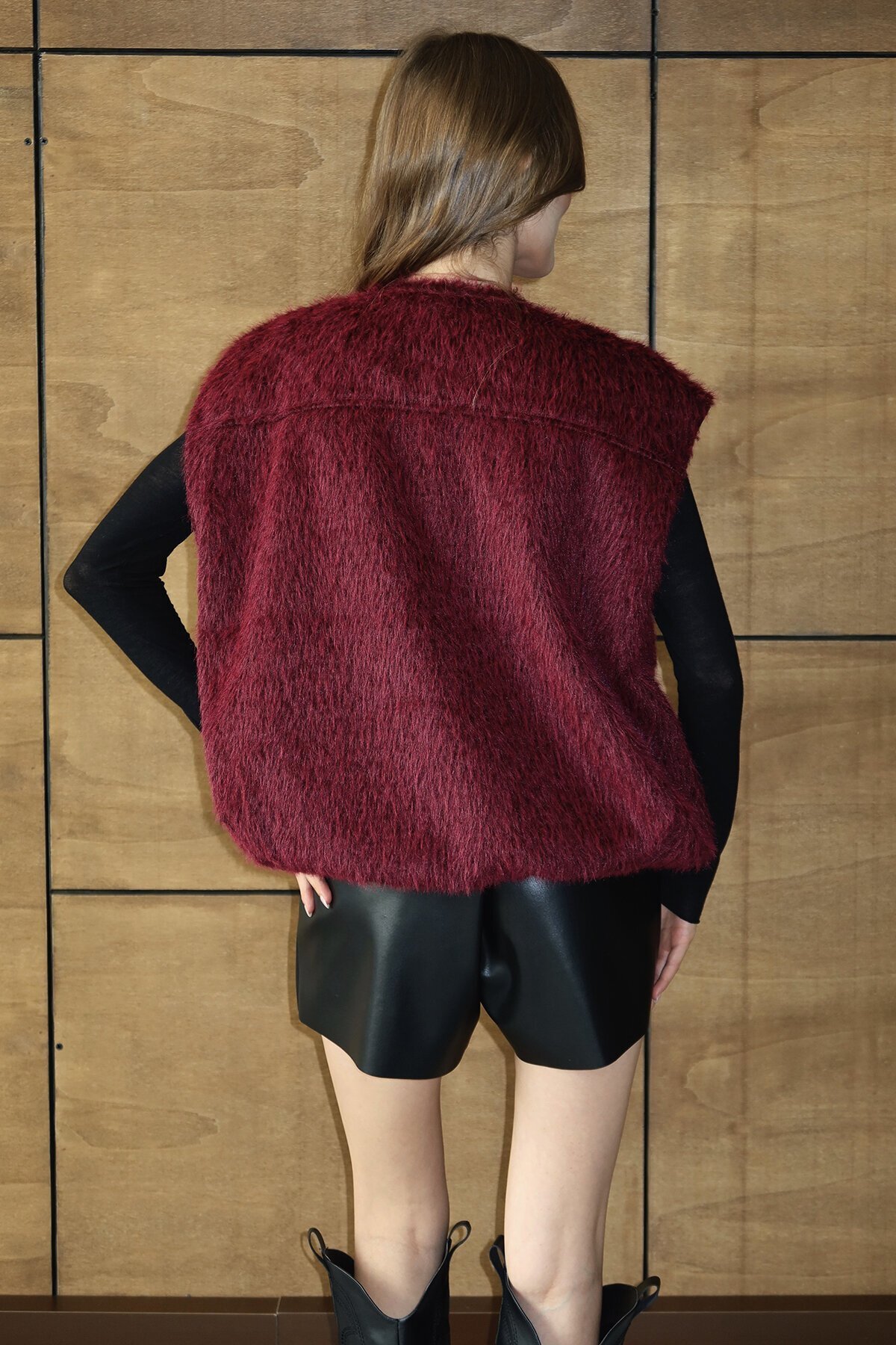 Cep Detaylı Püsküllü Fermaur Kapamalı Yelek