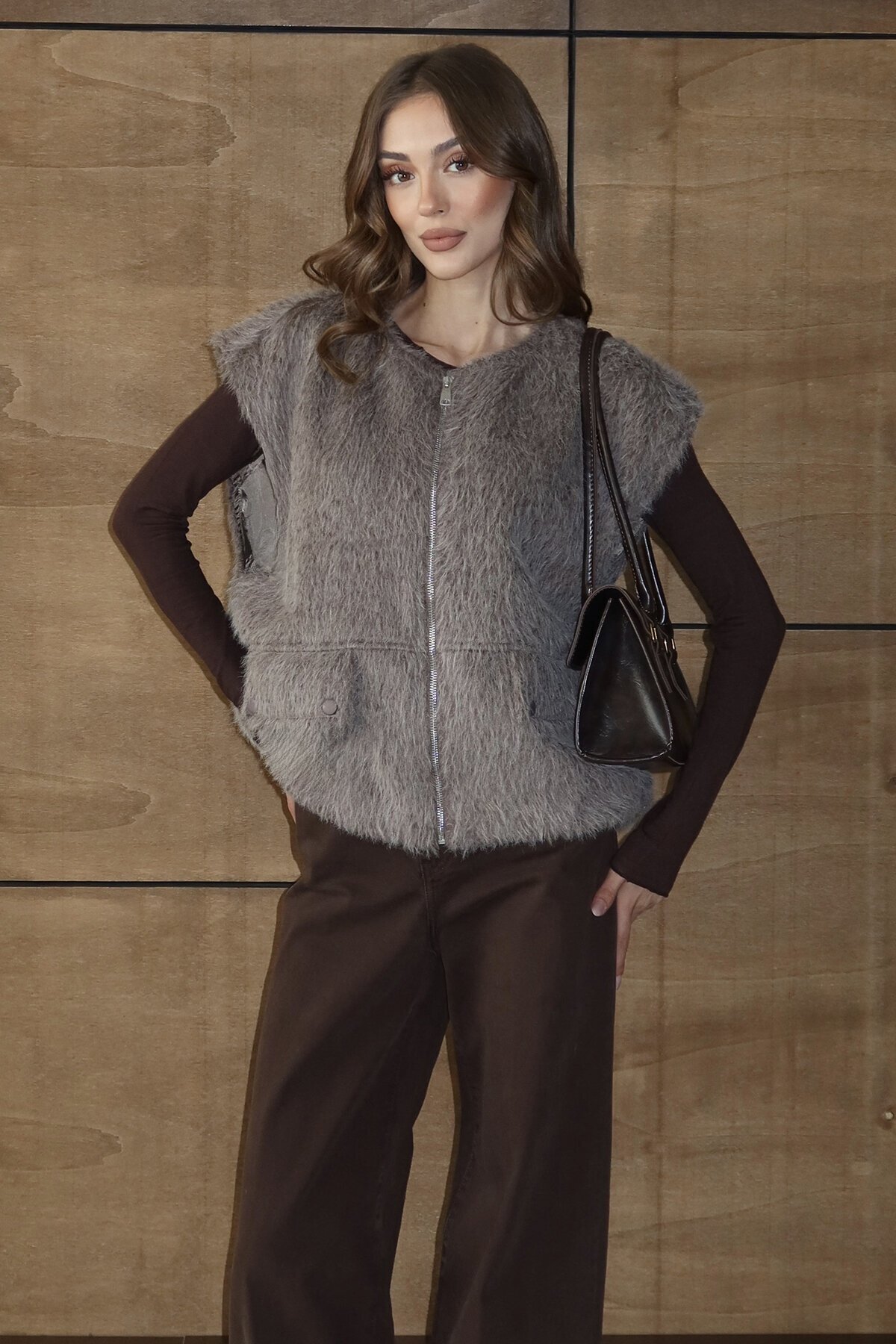 Cep Detaylı Püsküllü Fermaur Kapamalı Yelek