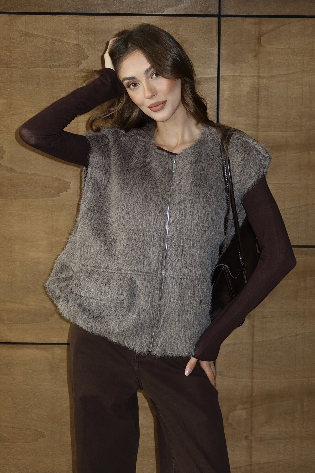 Cep Detaylı Püsküllü Fermaur Kapamalı Yelek