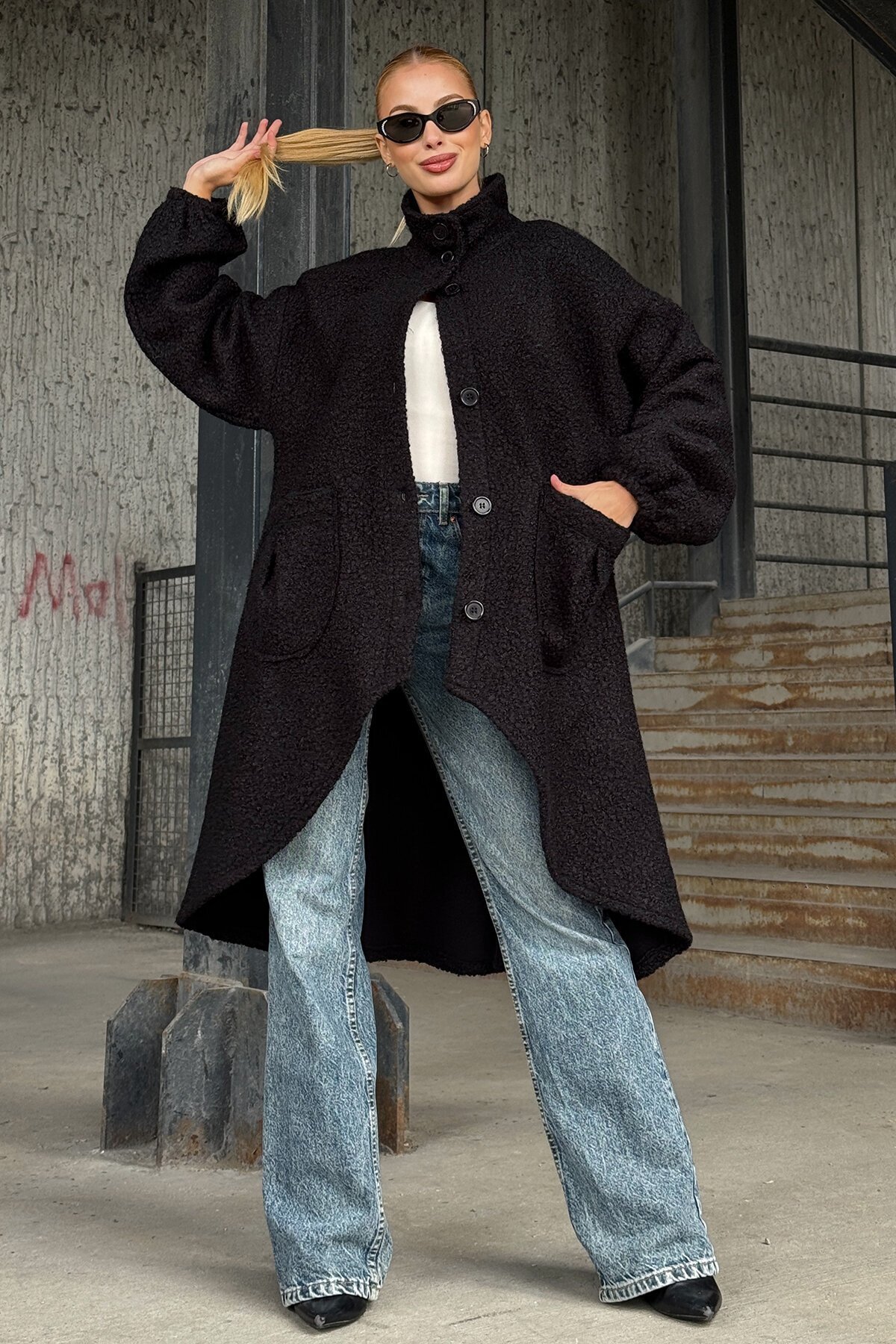 Çift Cepli Asimetrik Kesim Düğme Kapamalı Kaşe Kaban