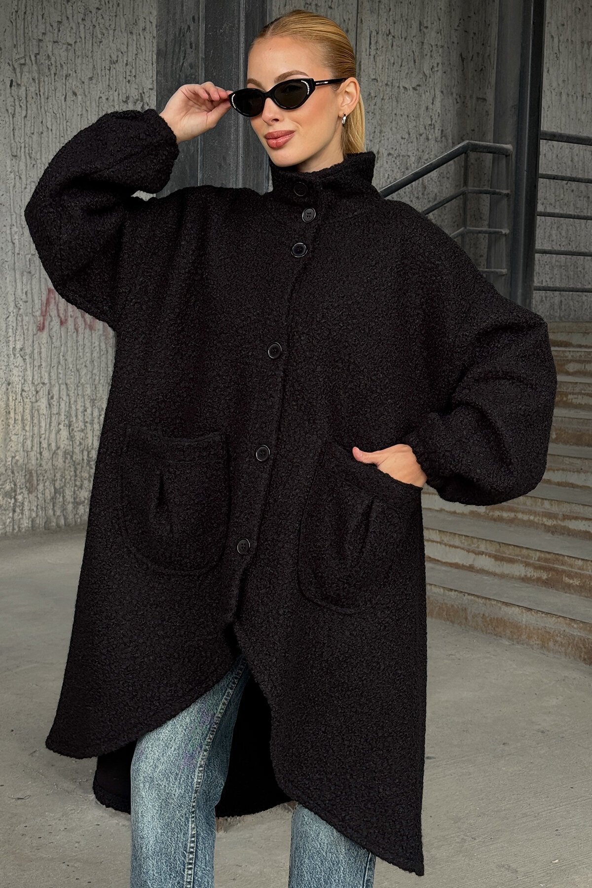 Çift Cepli Asimetrik Kesim Düğme Kapamalı Kaşe Kaban