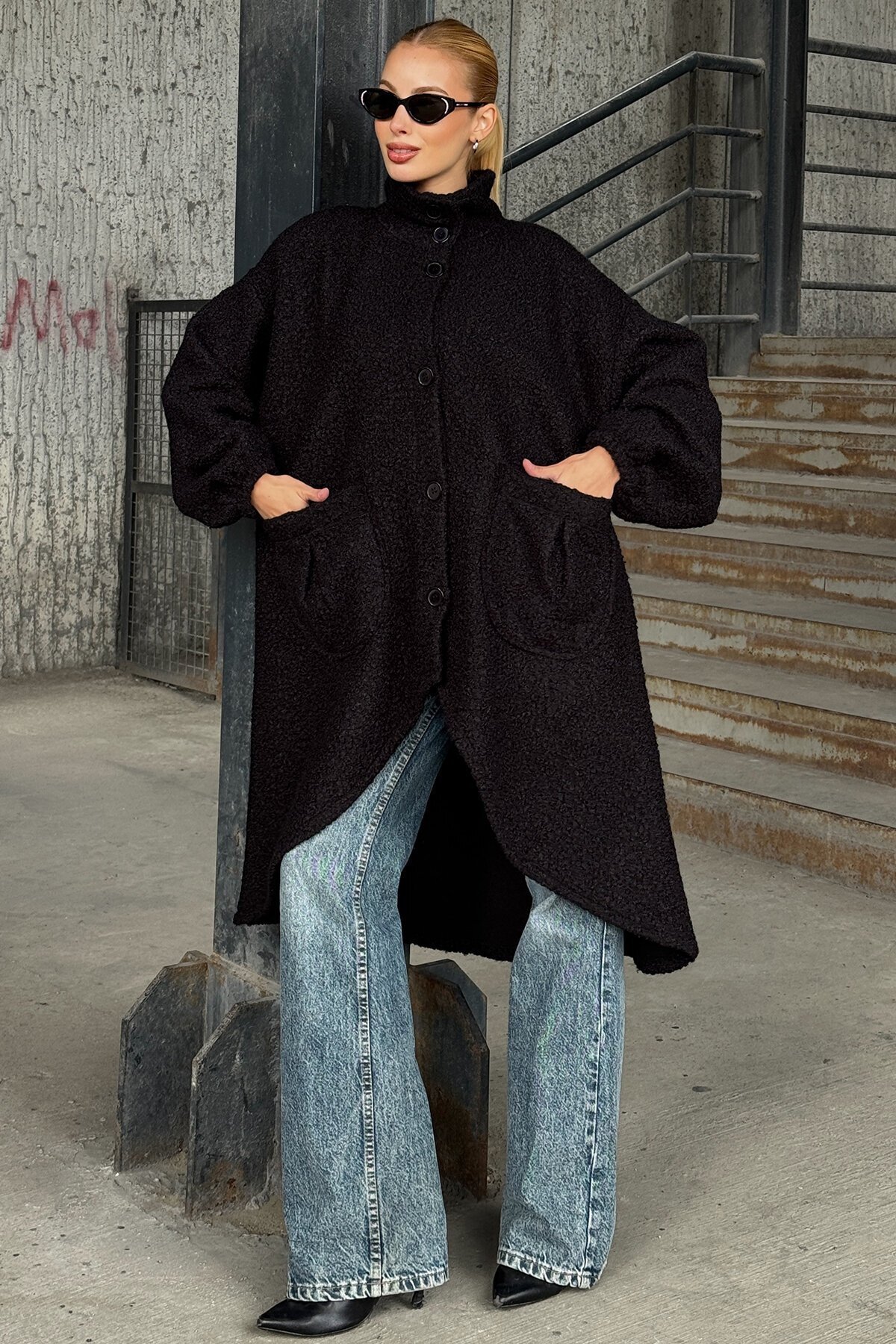 Çift Cepli Asimetrik Kesim Düğme Kapamalı Kaşe Kaban