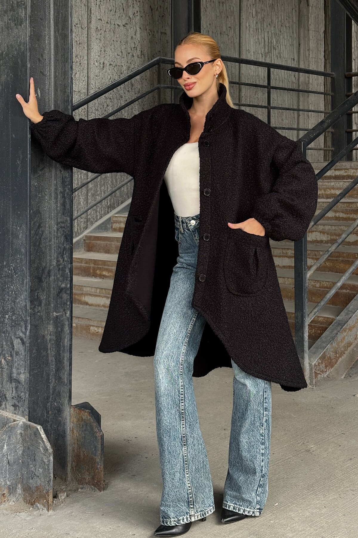 Çift Cepli Asimetrik Kesim Düğme Kapamalı Kaşe Kaban