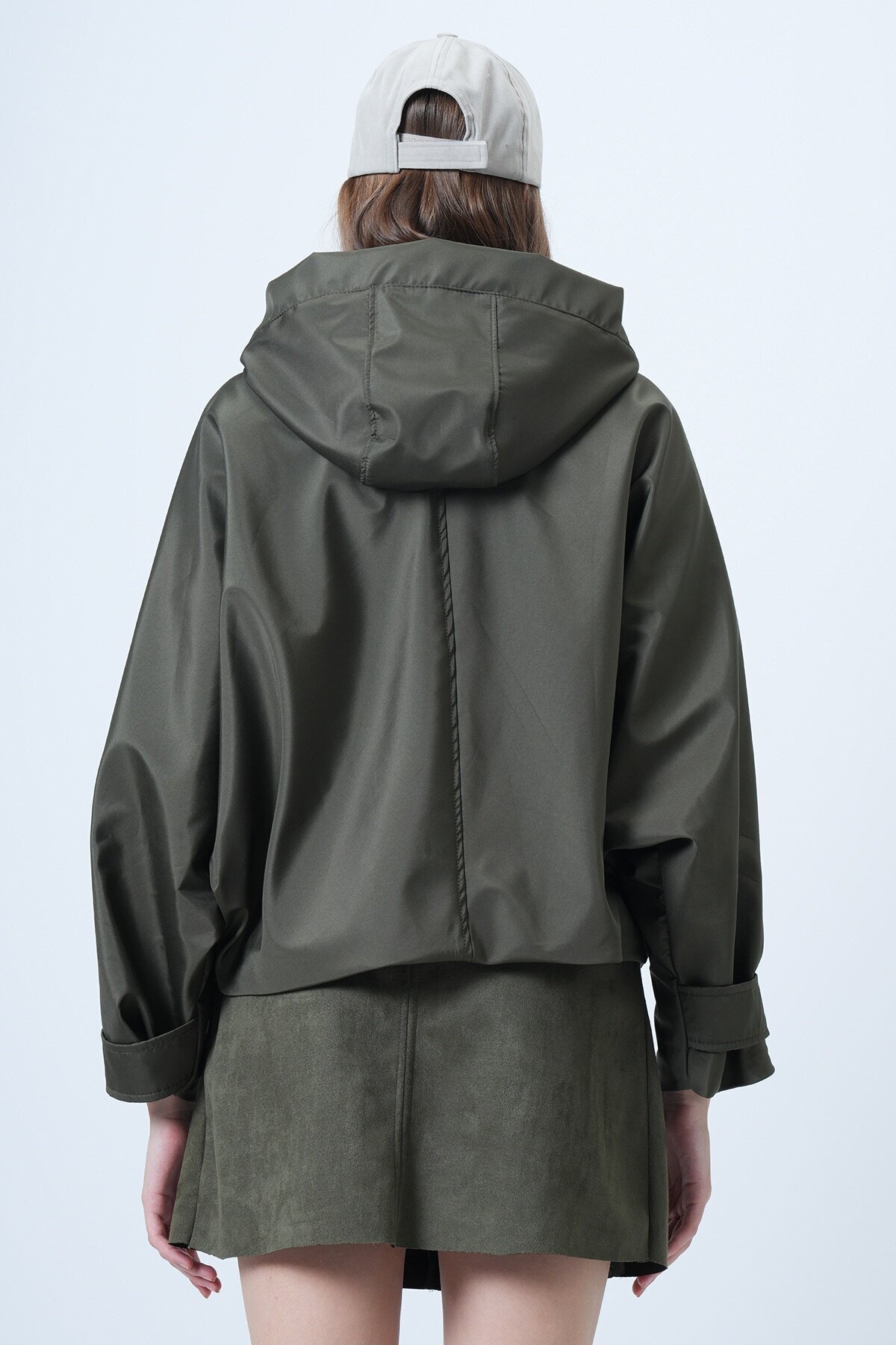 Çift Cepli düğme Kapamalı Kısa Trençkot