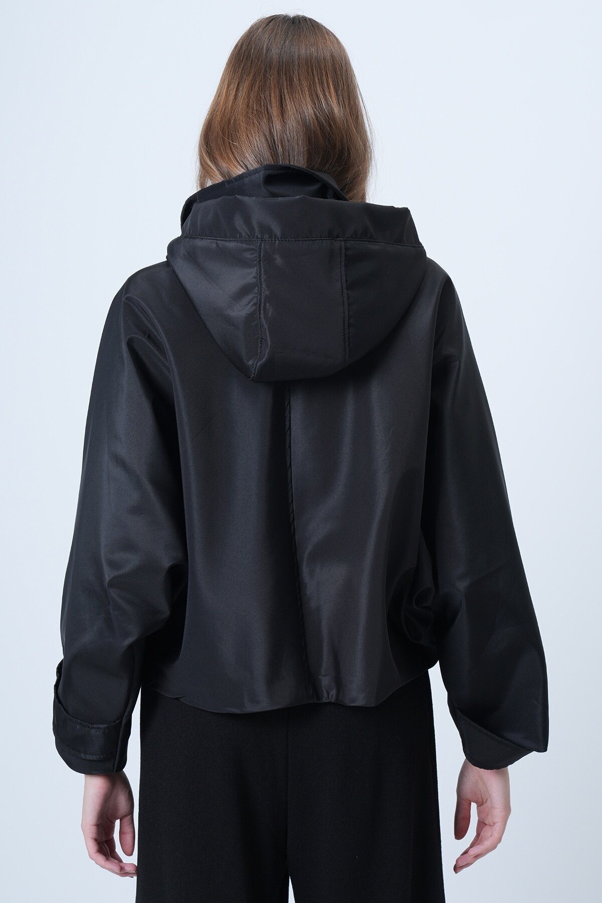 Çift Cepli düğme Kapamalı Kısa Trençkot