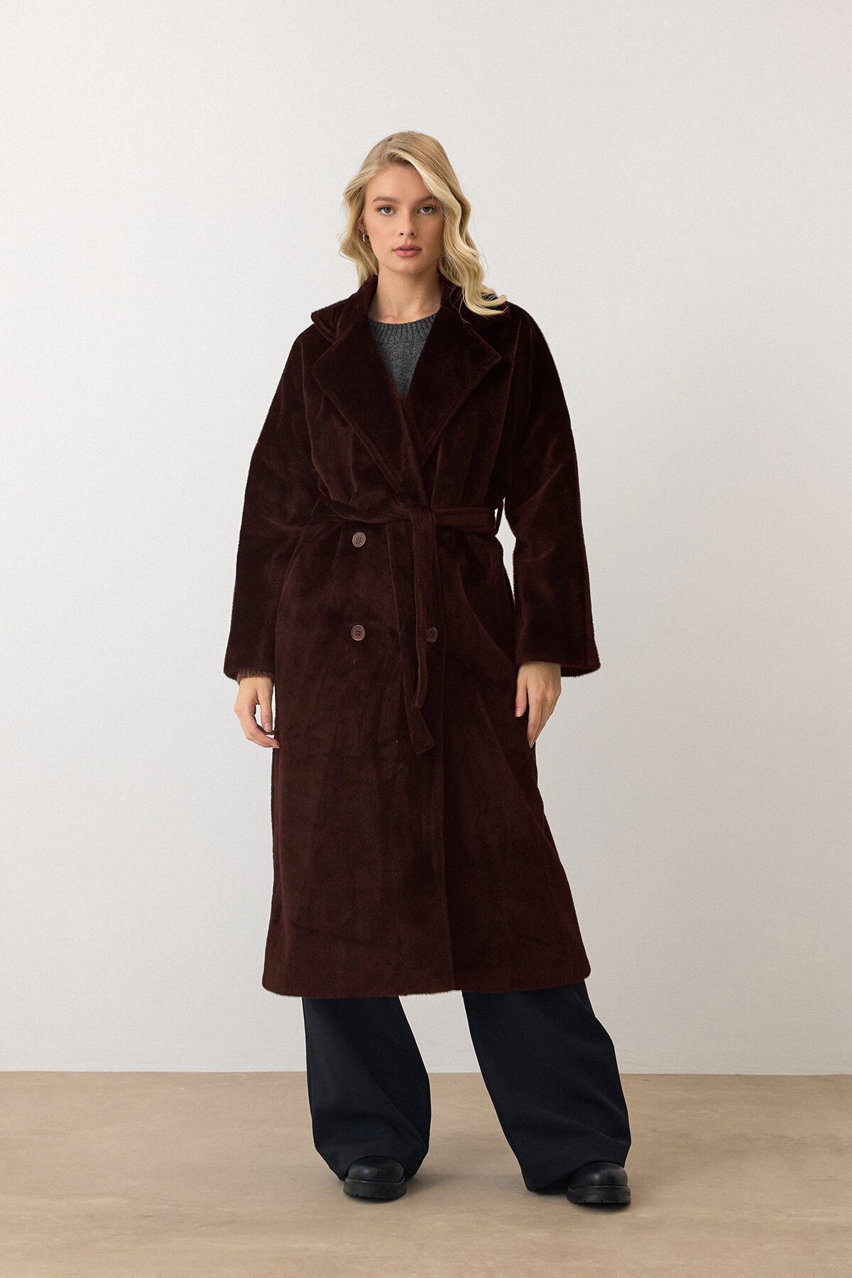 Çift Düğmeli Yumuşak Dokulu Kaşe Kaban