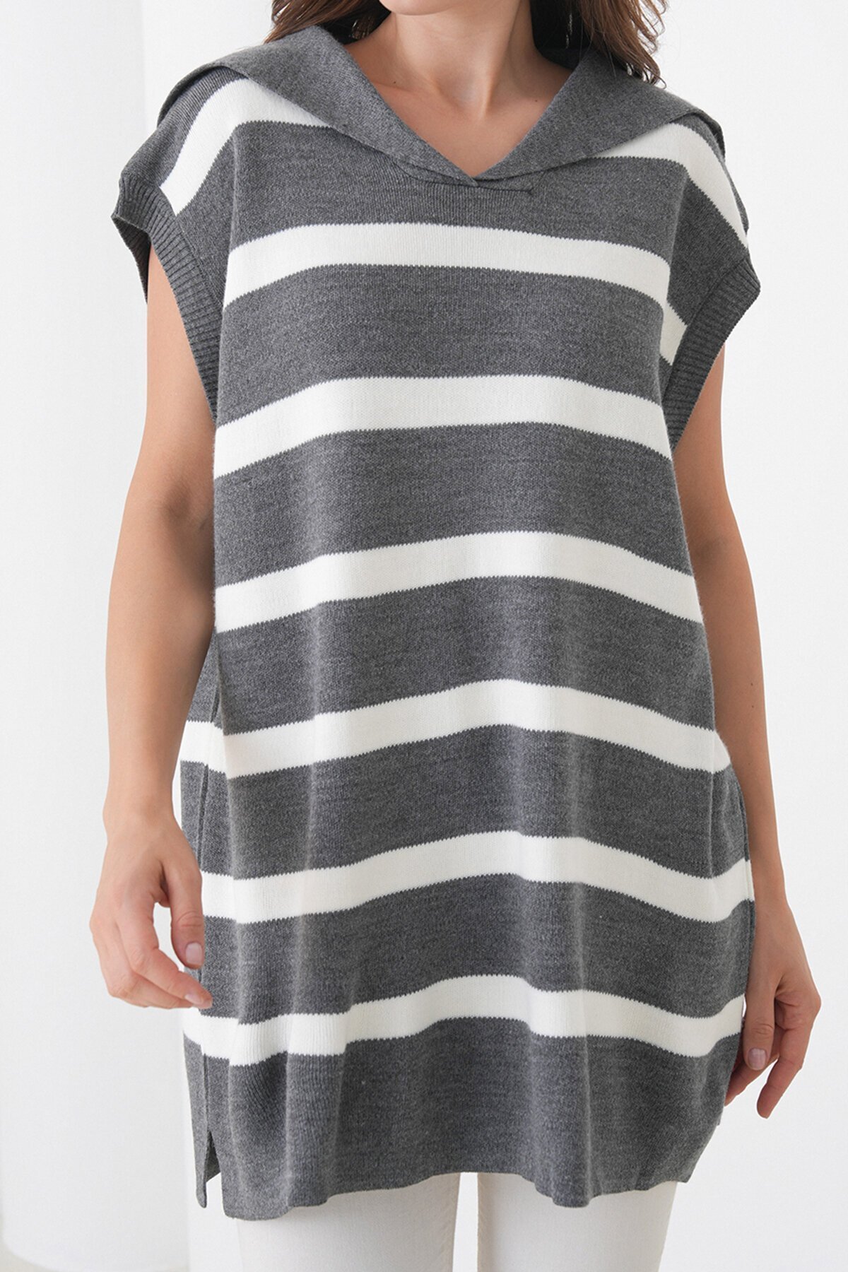 Çizgili Düşük Kol Polo Yaka Triko Süveter