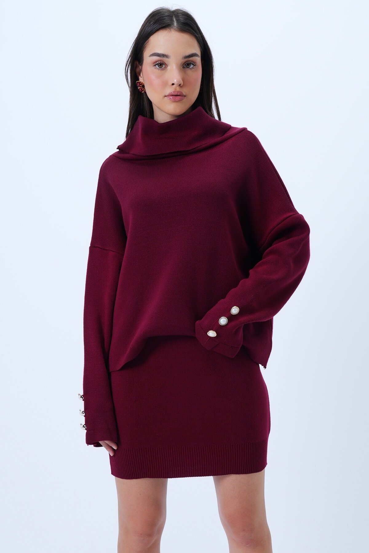 Degaje Yaka Düğme Detaylı Triko Kazak Ve Etek Takım