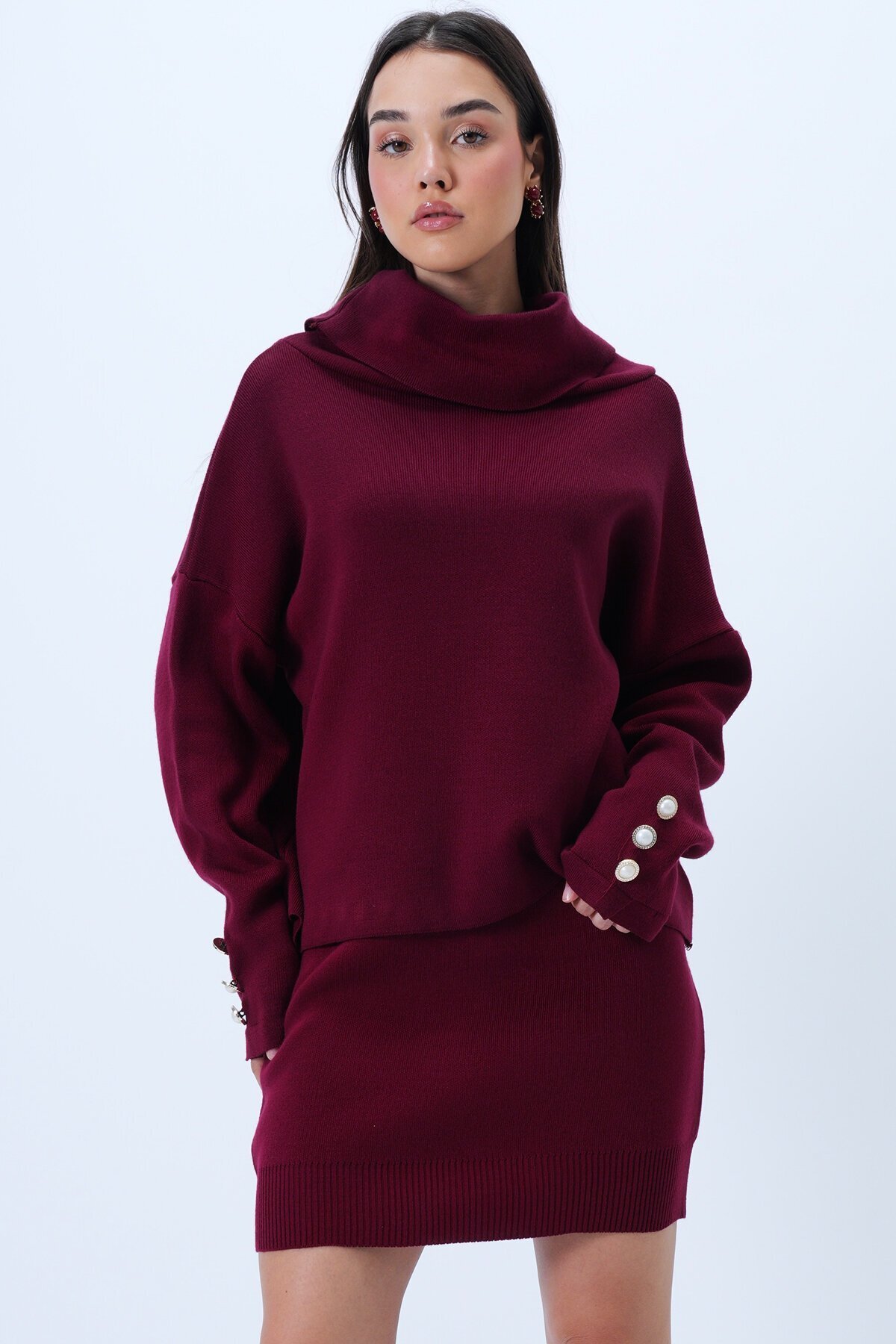 Degaje Yaka Düğme Detaylı Triko Kazak Ve Etek Takım