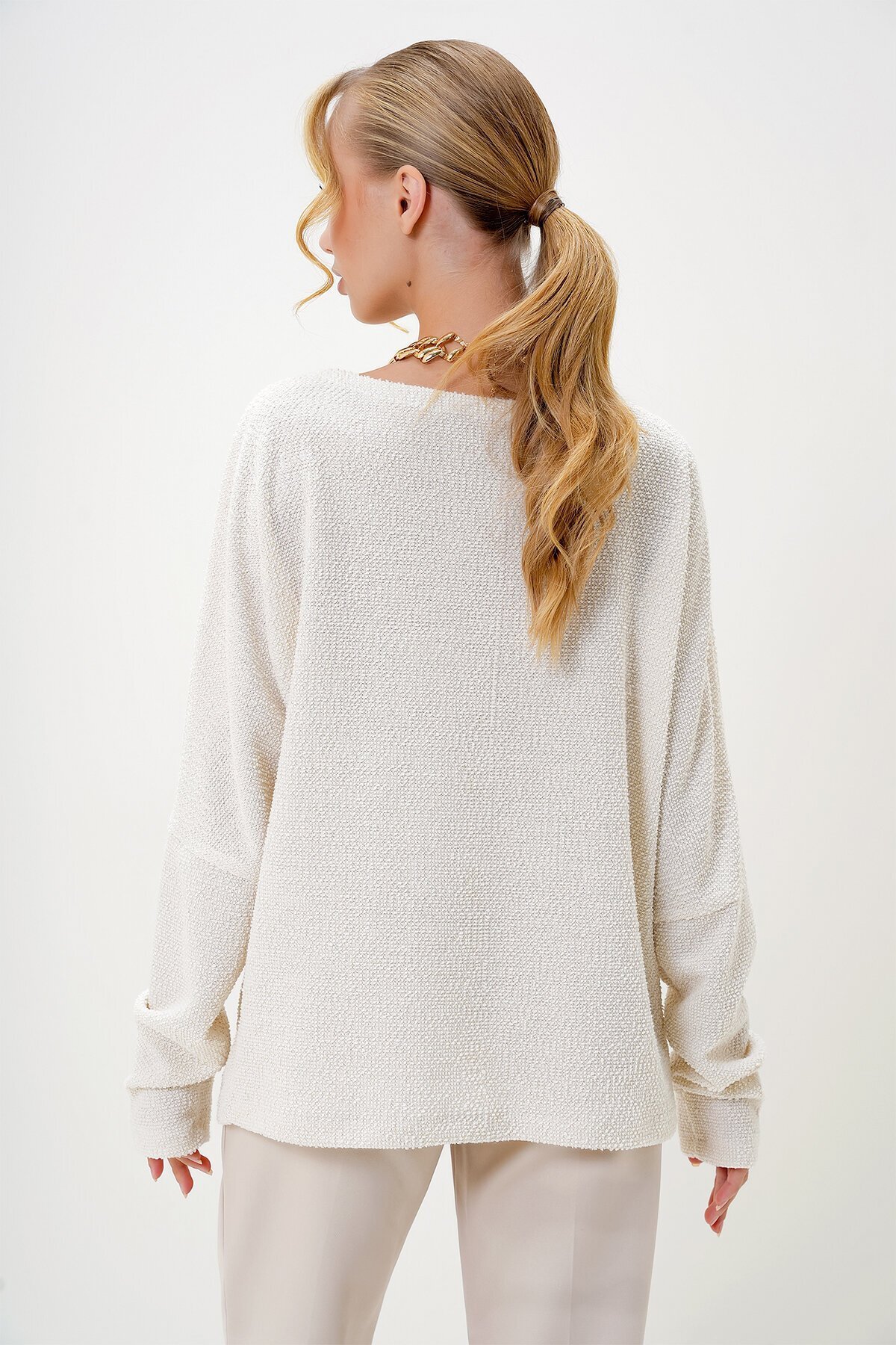 Degaje Yaka Geniş Kesim Örme Bluz