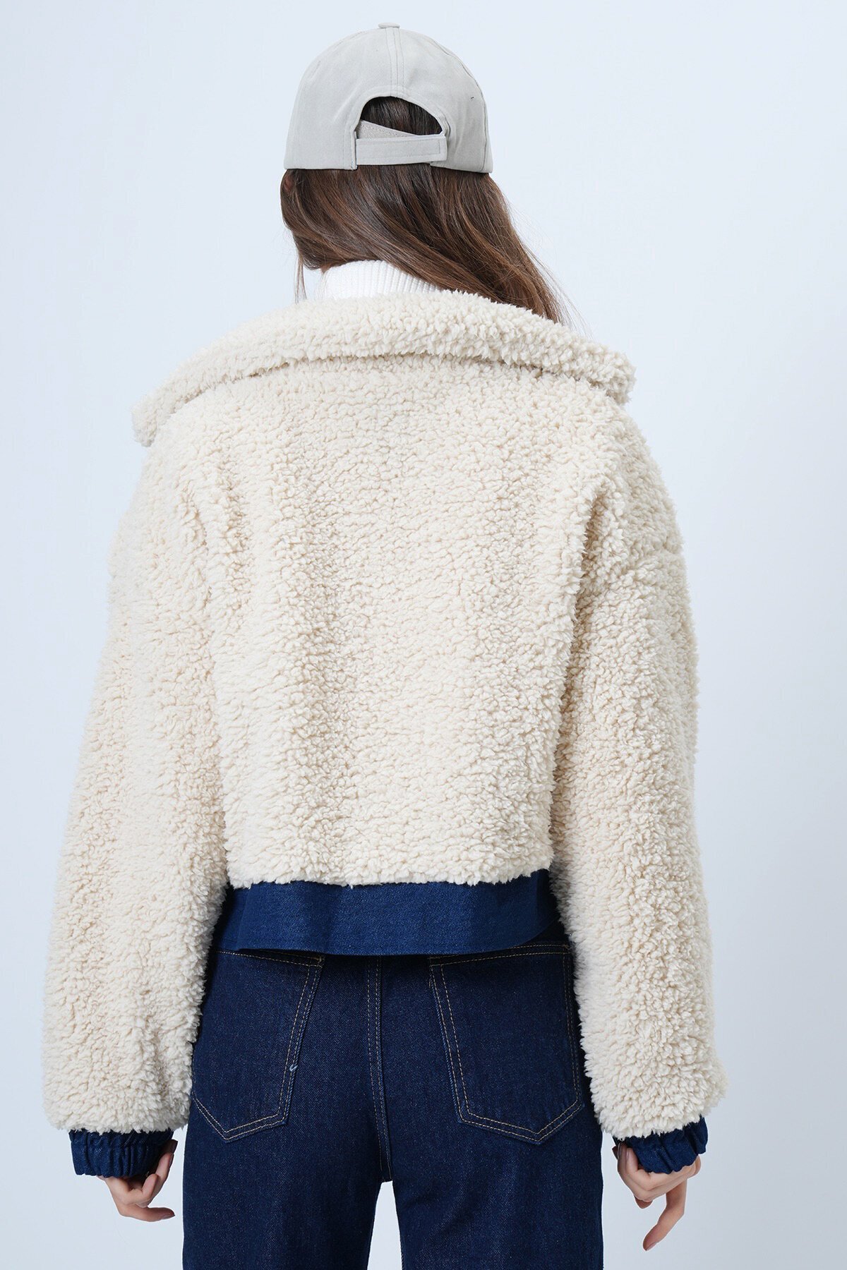 Denim Cepli Düğmeli Peluş Dokulu Kısa Bomber Ceket