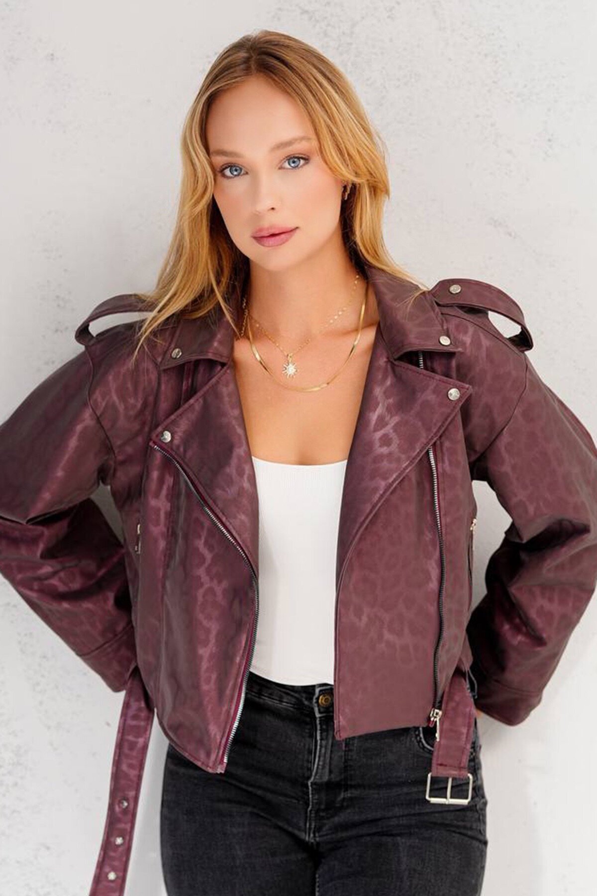 Desenli Fermuarlı Kemer Detaylı Suni Deri Biker Ceket