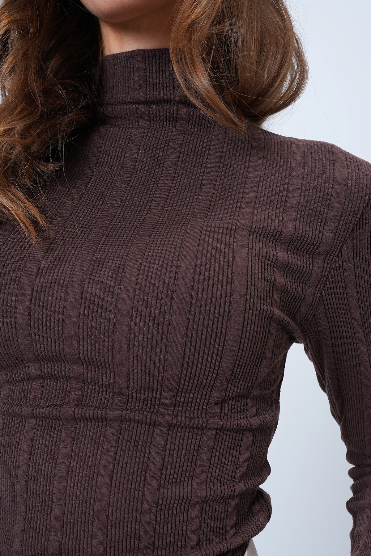 Dik Yaka Ajurlu Likralı Triko Kumaş Bluz