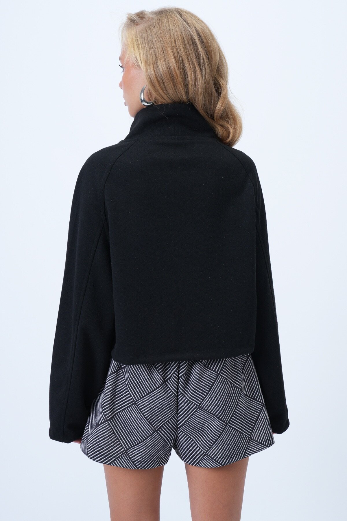 Dik Yaka Çift Cepli Reglan Kol Ceket