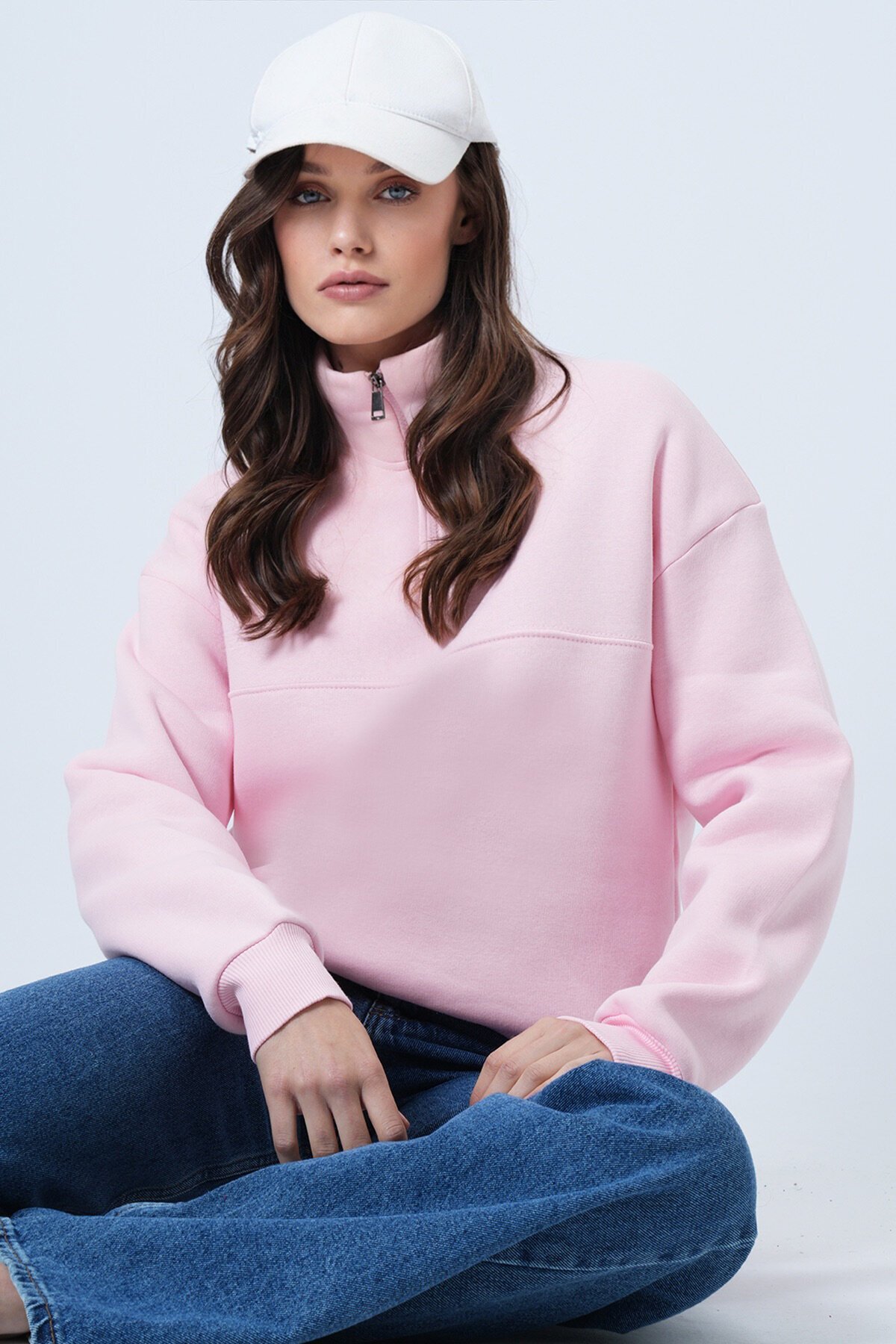 Dik Yaka Yarım Fermuarlı Çımalı Sweatshirt