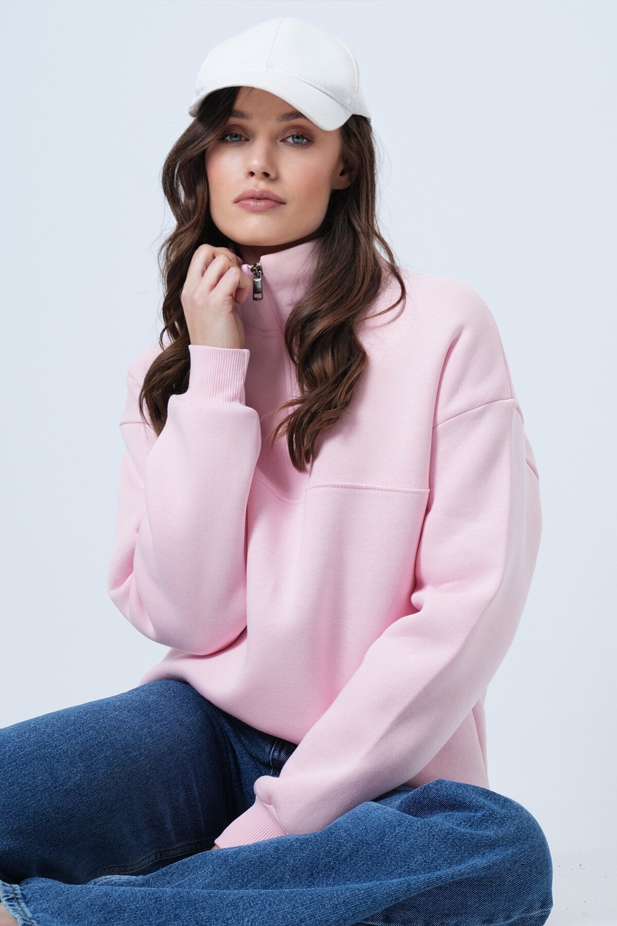 Dik Yaka Yarım Fermuarlı Çımalı Sweatshirt