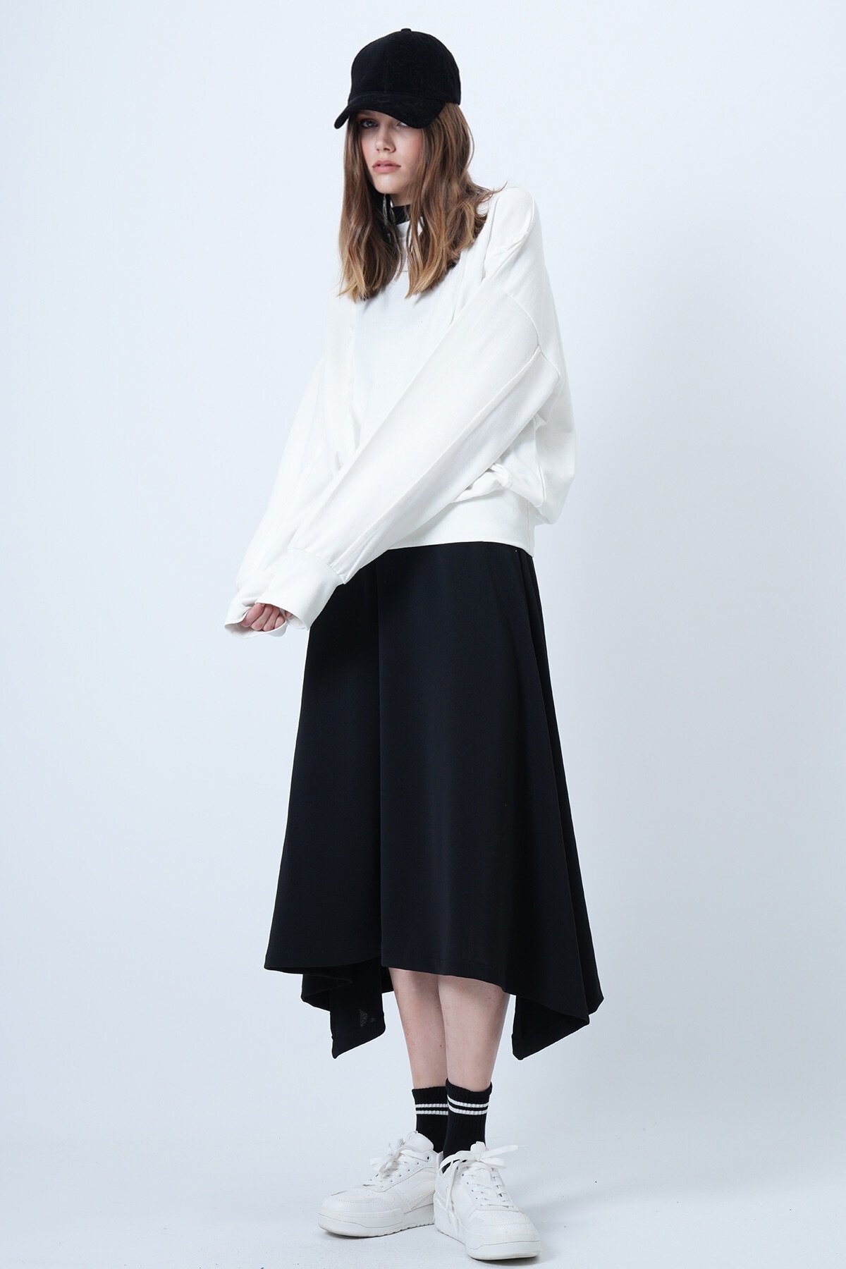 Dikiş Detaylı Oversize Tasarım Sweatshırt