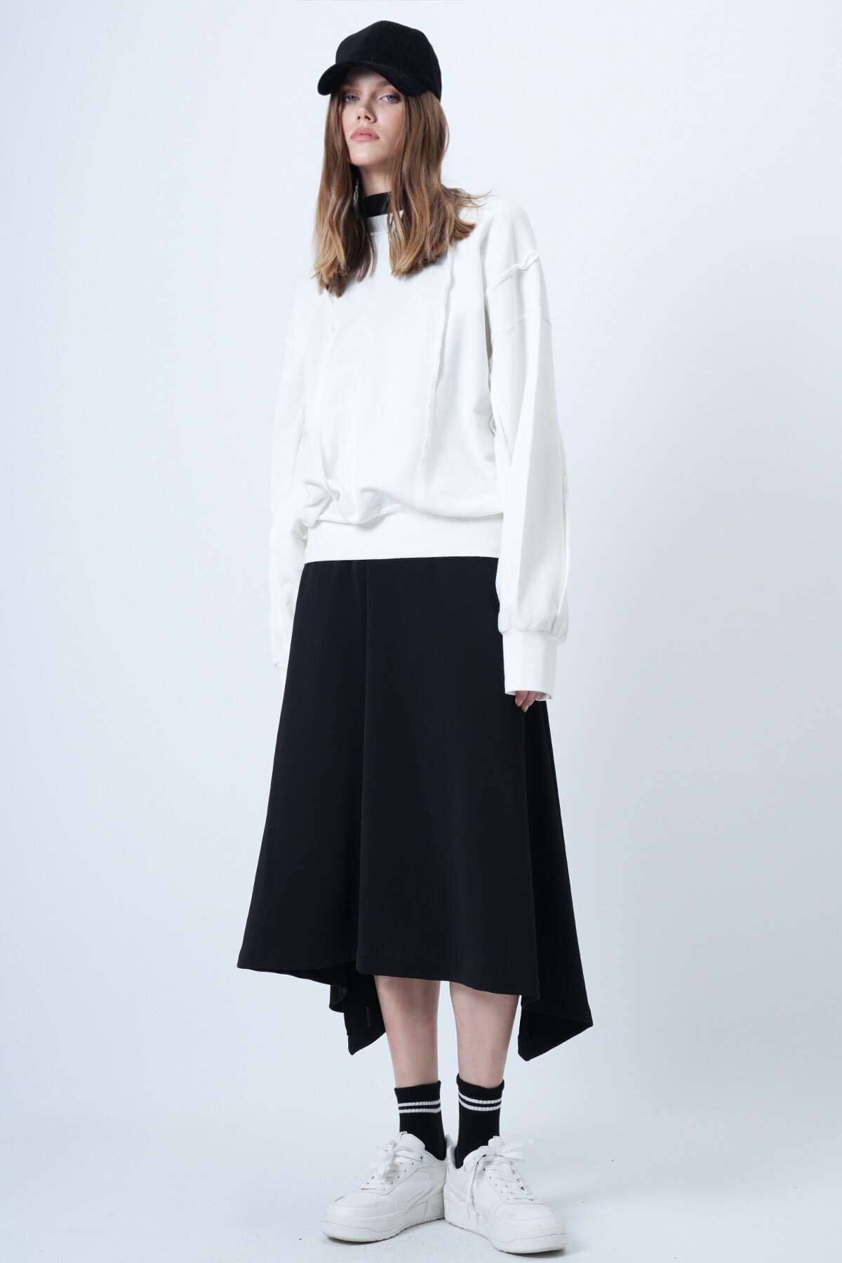 Dikiş Detaylı Oversize Tasarım Sweatshırt